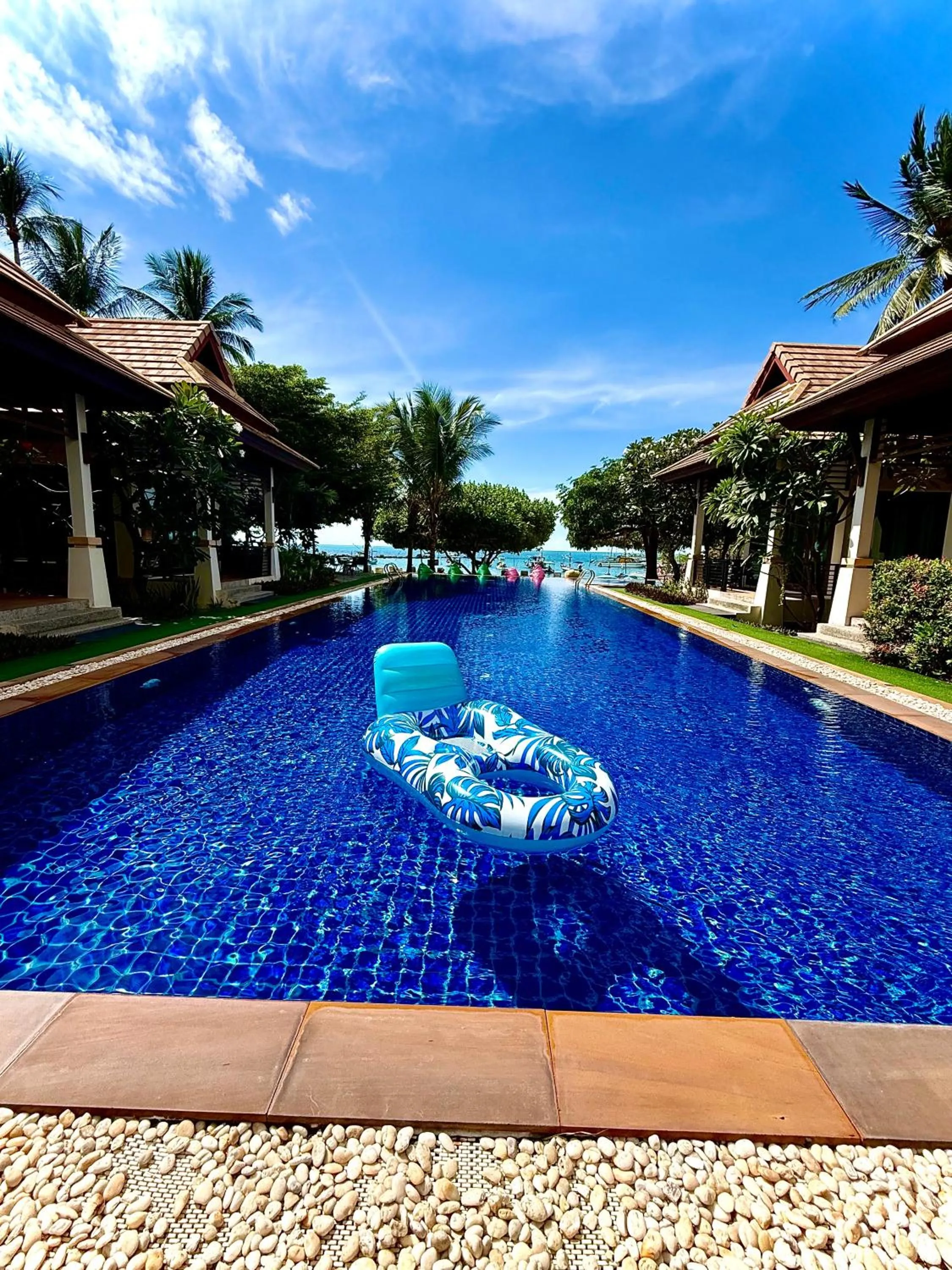 Swimming pool in Poolsawat Villa - SHA Plus