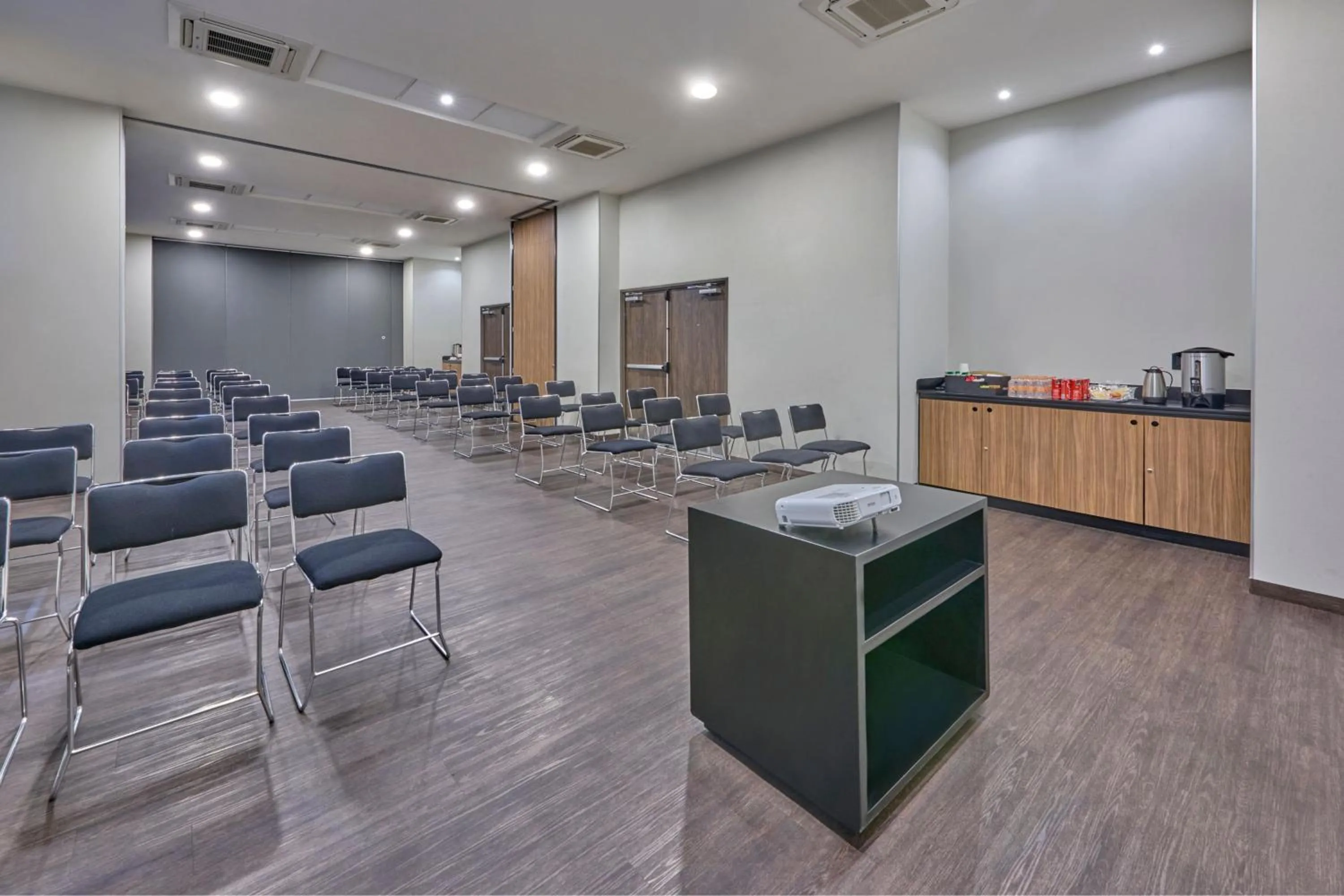 Meeting/conference room in City Express by Marriott Ciudad de México La Villa