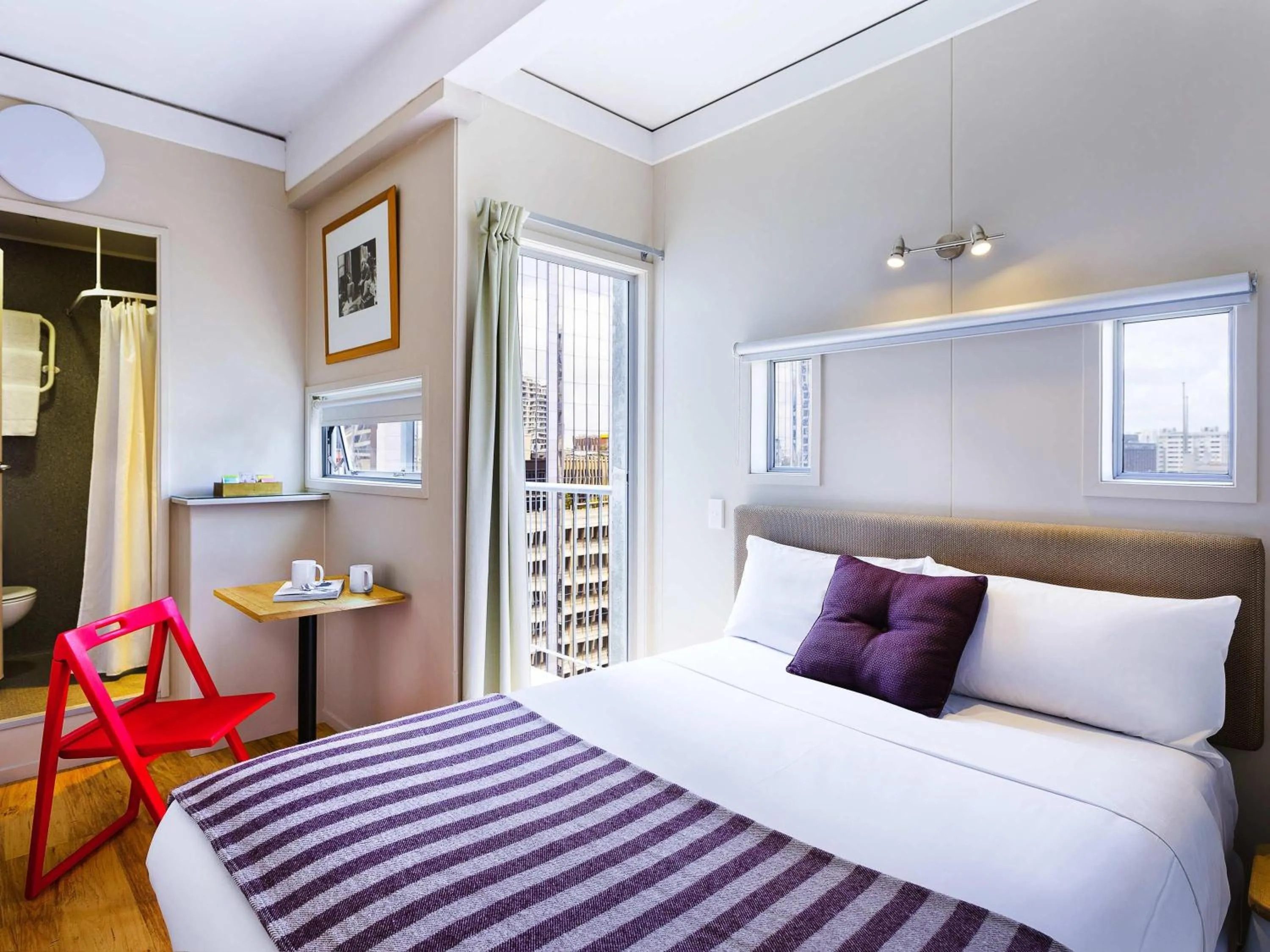 Bedroom, Bed in ibis budget Auckland Central