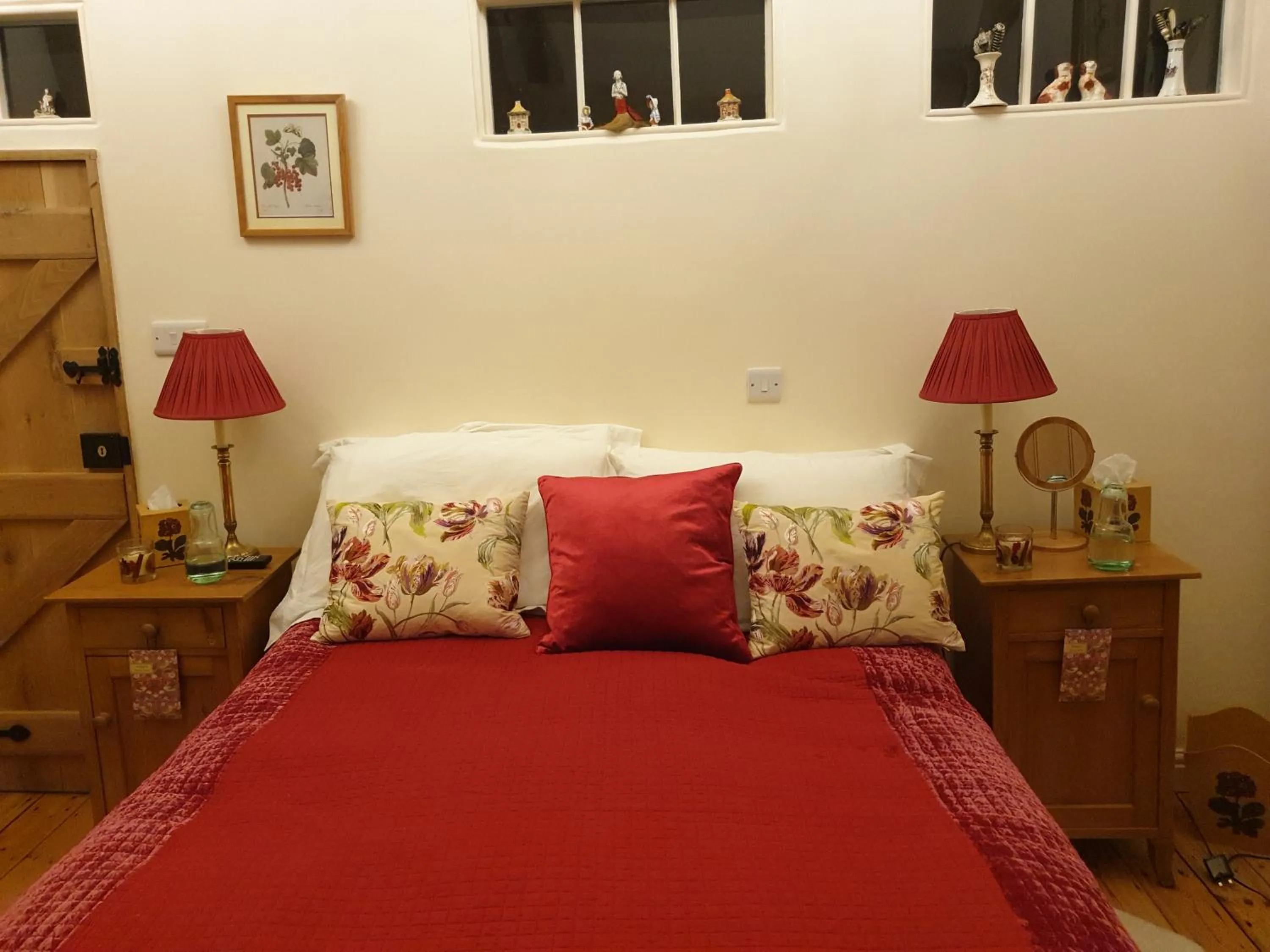 Bedroom, Bed in The Millers Cottage