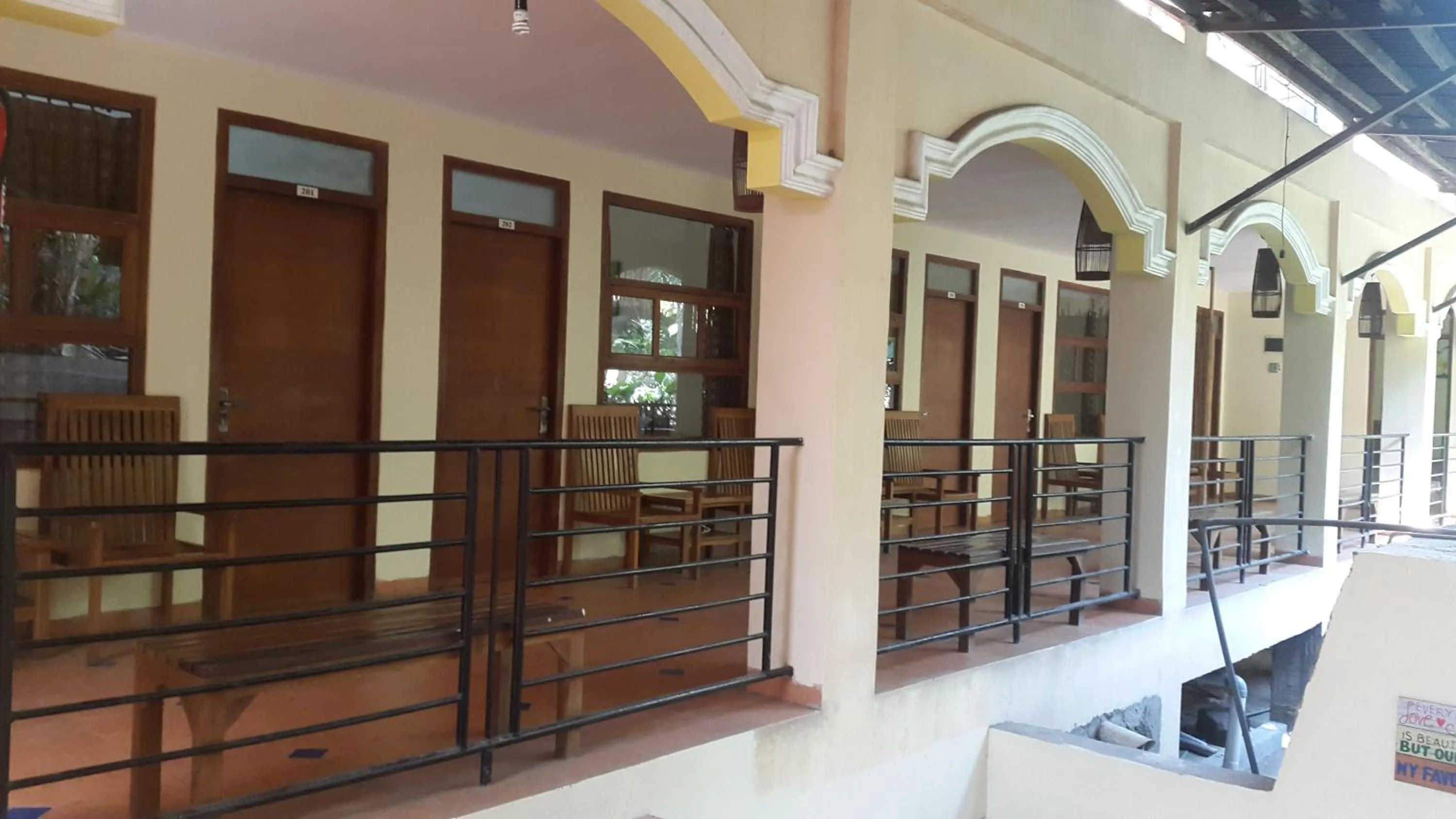 Centro Bajo Hotel & Resto