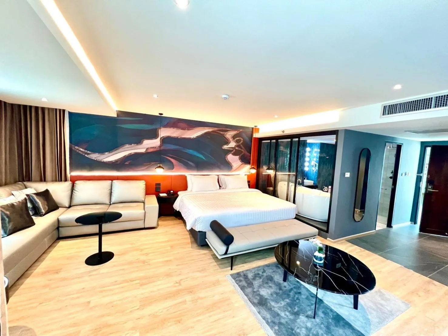 Bed in Buri Sriphu Hotel