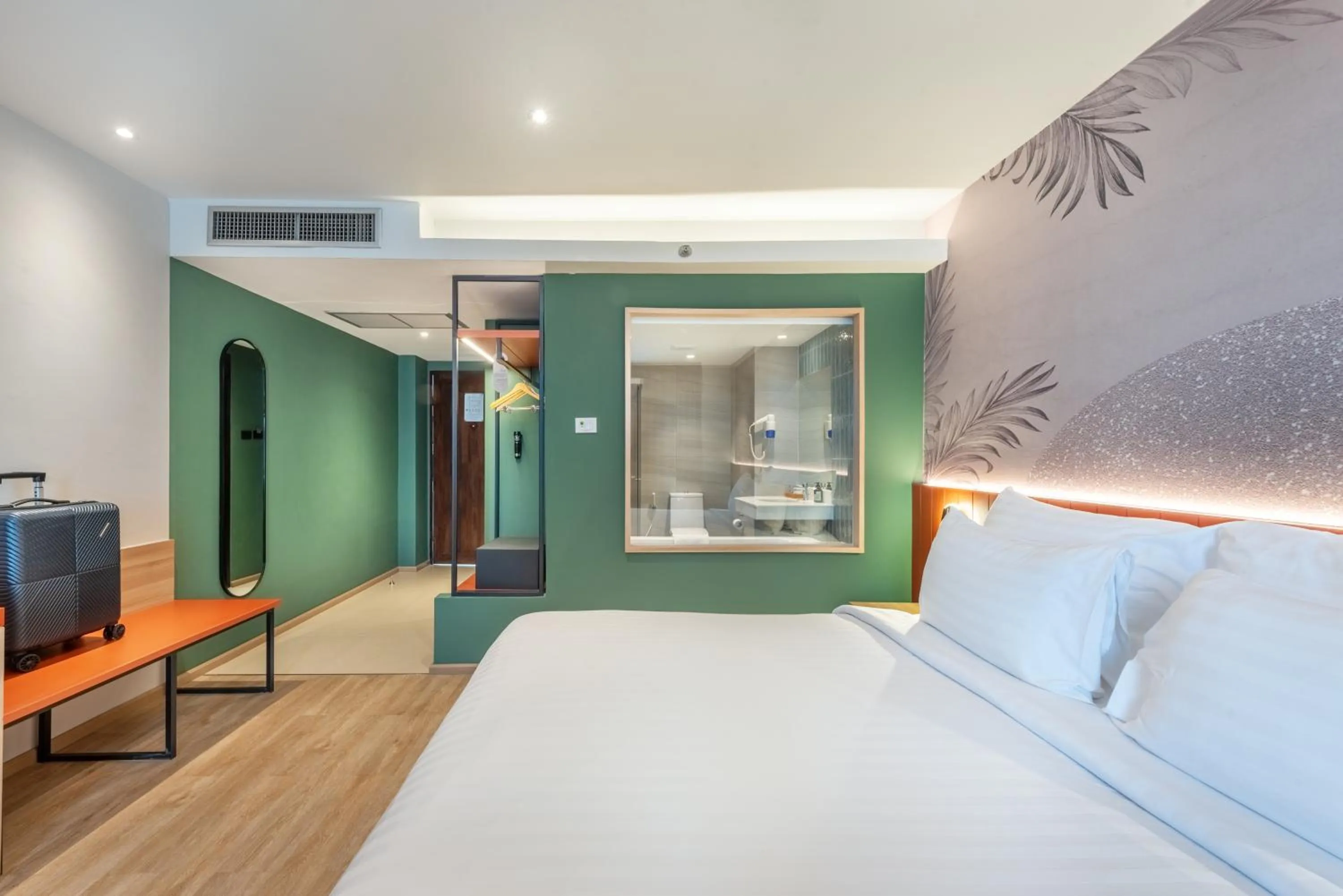 Bed in Buri Sriphu Hotel