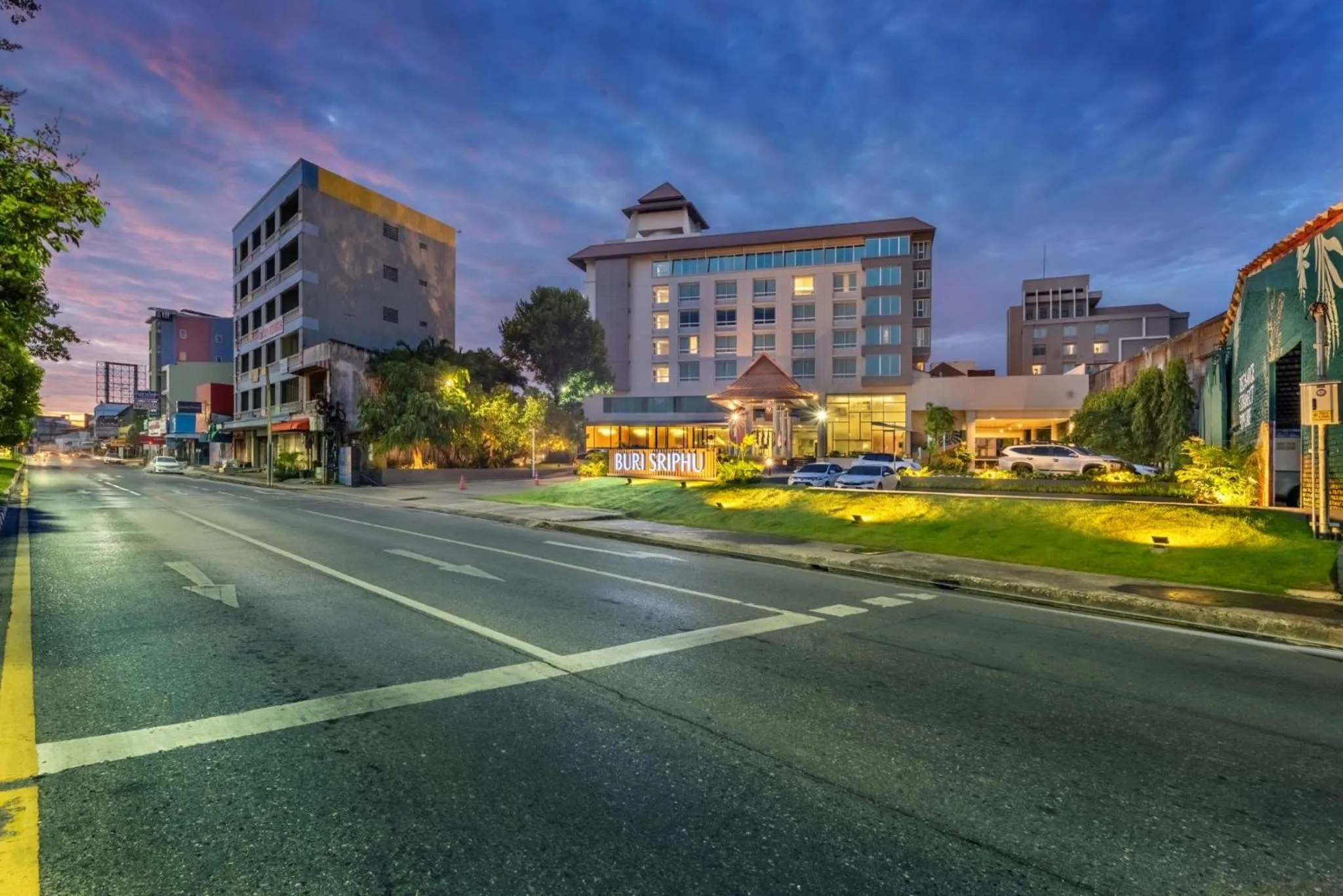 Property building in Buri Sriphu Hotel