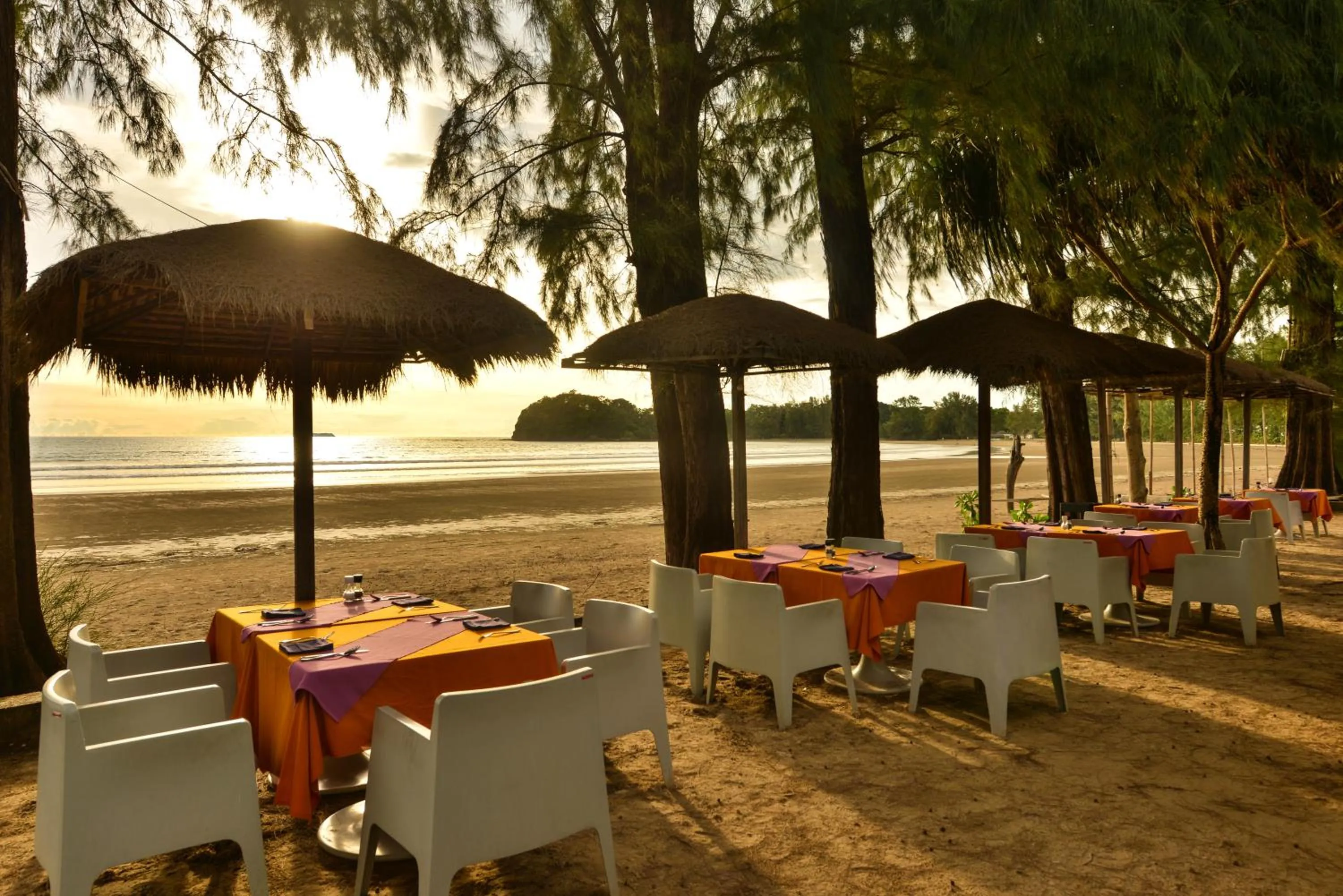 Restaurant/places to eat in Twin Lotus Resort and Spa - SHA Plus - Adult Only "November - April"