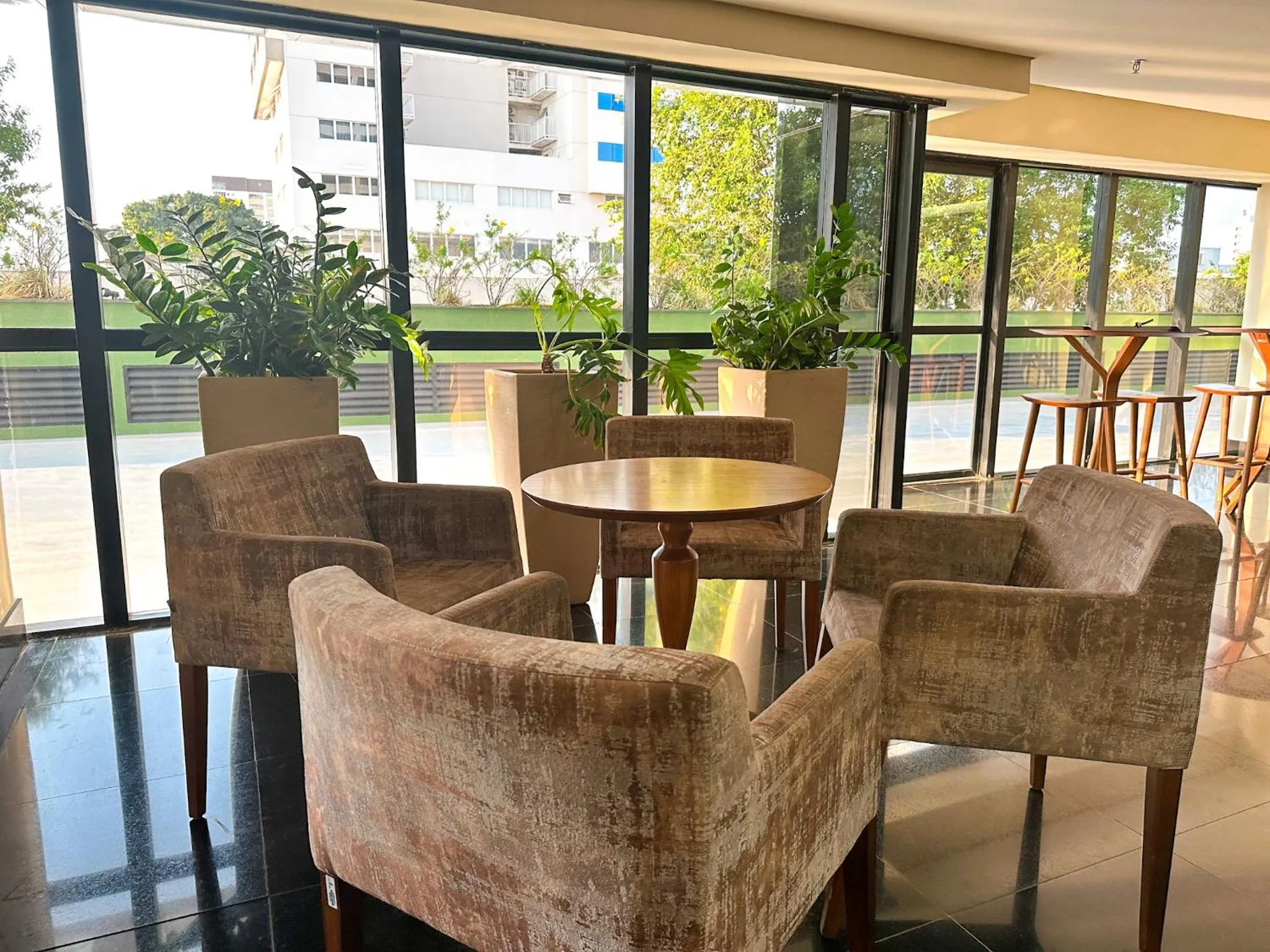 Lobby or reception in Vivence Suítes Hotel Palmas