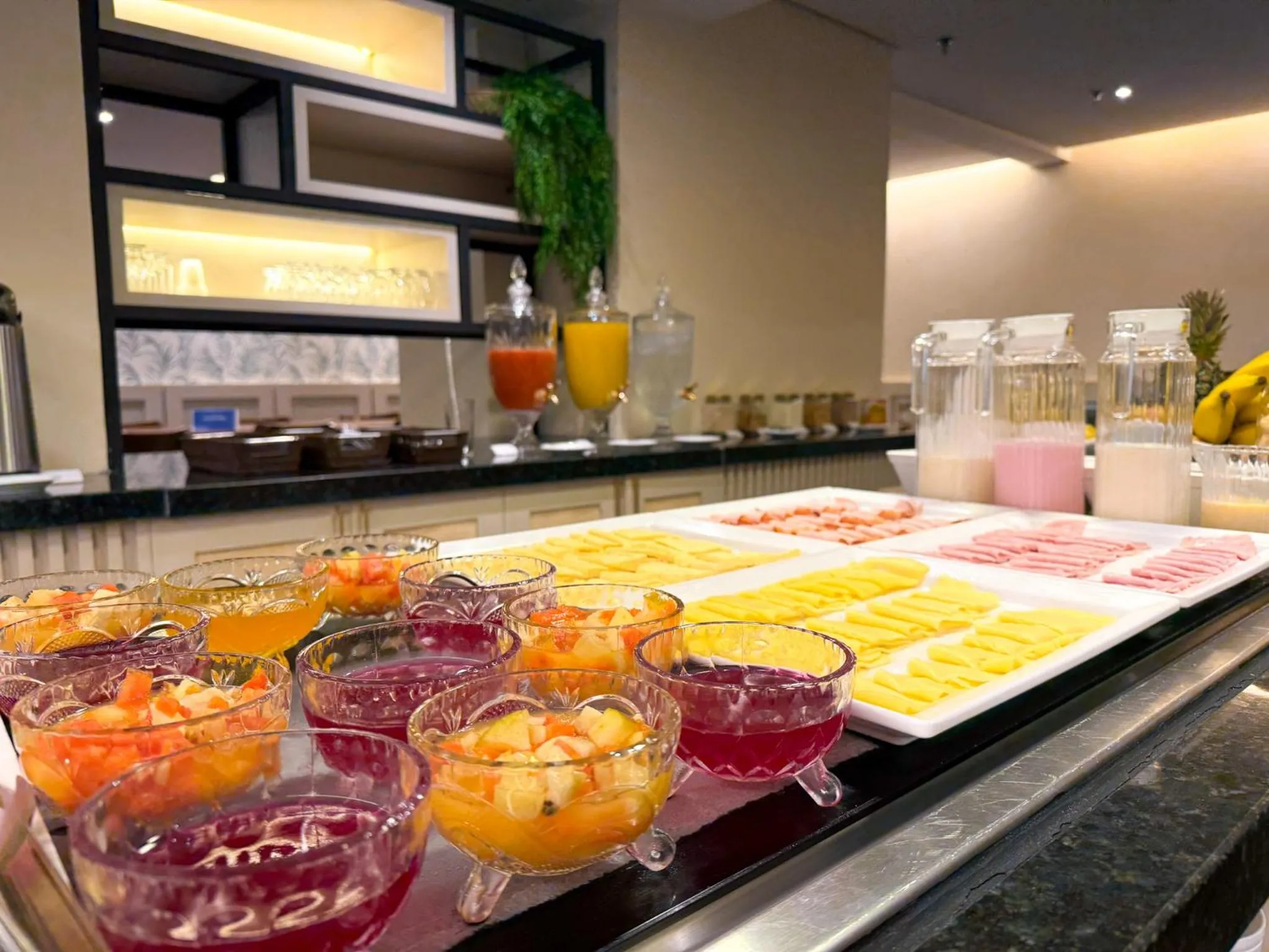 Breakfast in Vivence Suítes Hotel Palmas