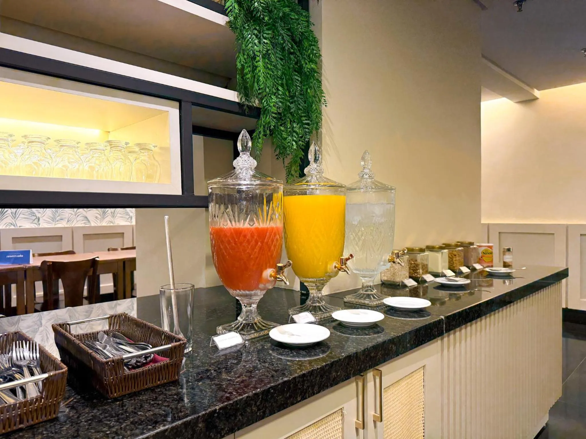 Breakfast in Vivence Suítes Hotel Palmas