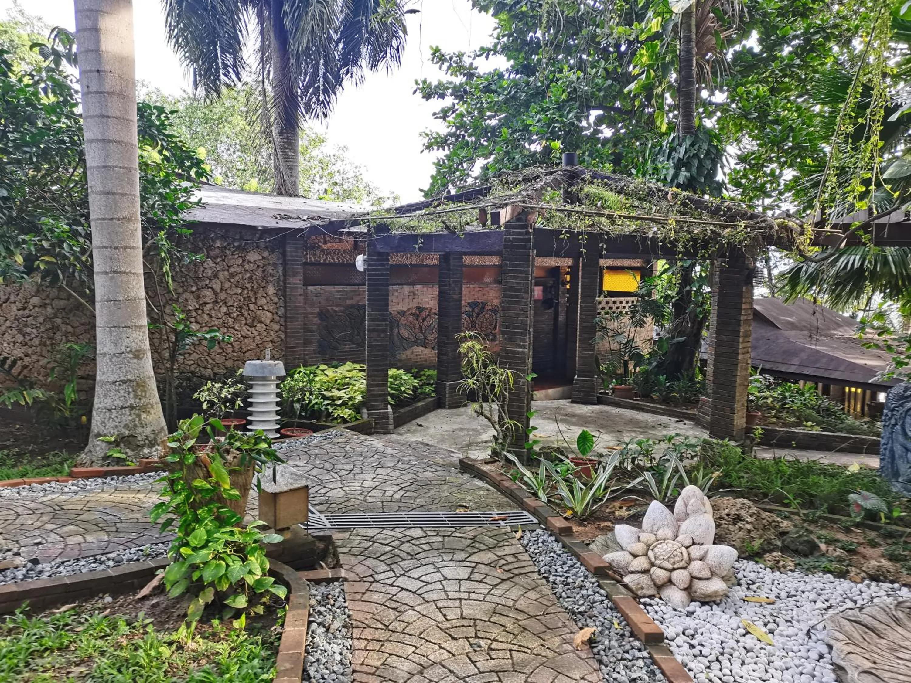 Property building in Chema's by the Sea