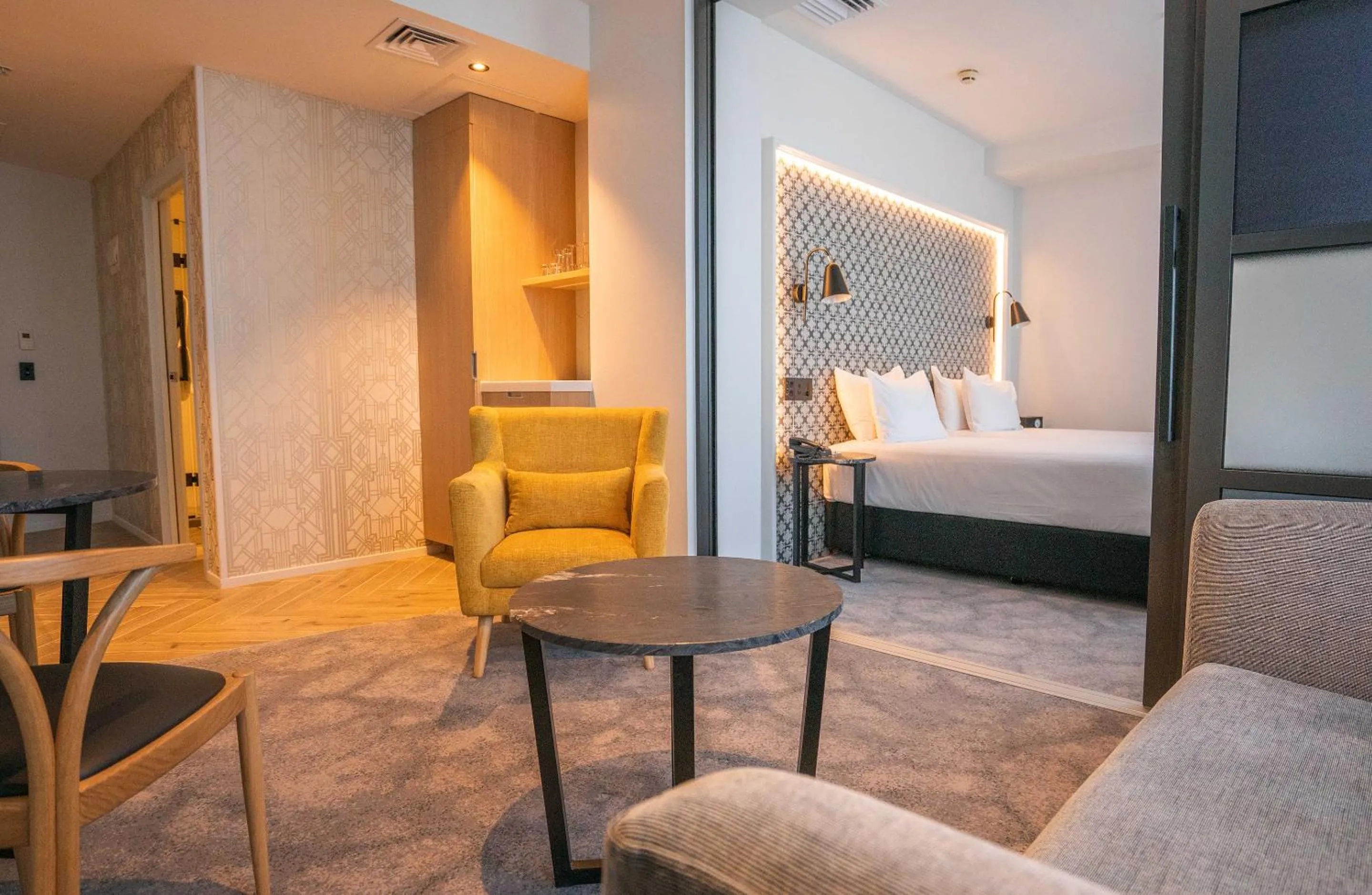 Living room, Bed in Legacy Airedale Hotel Auckland