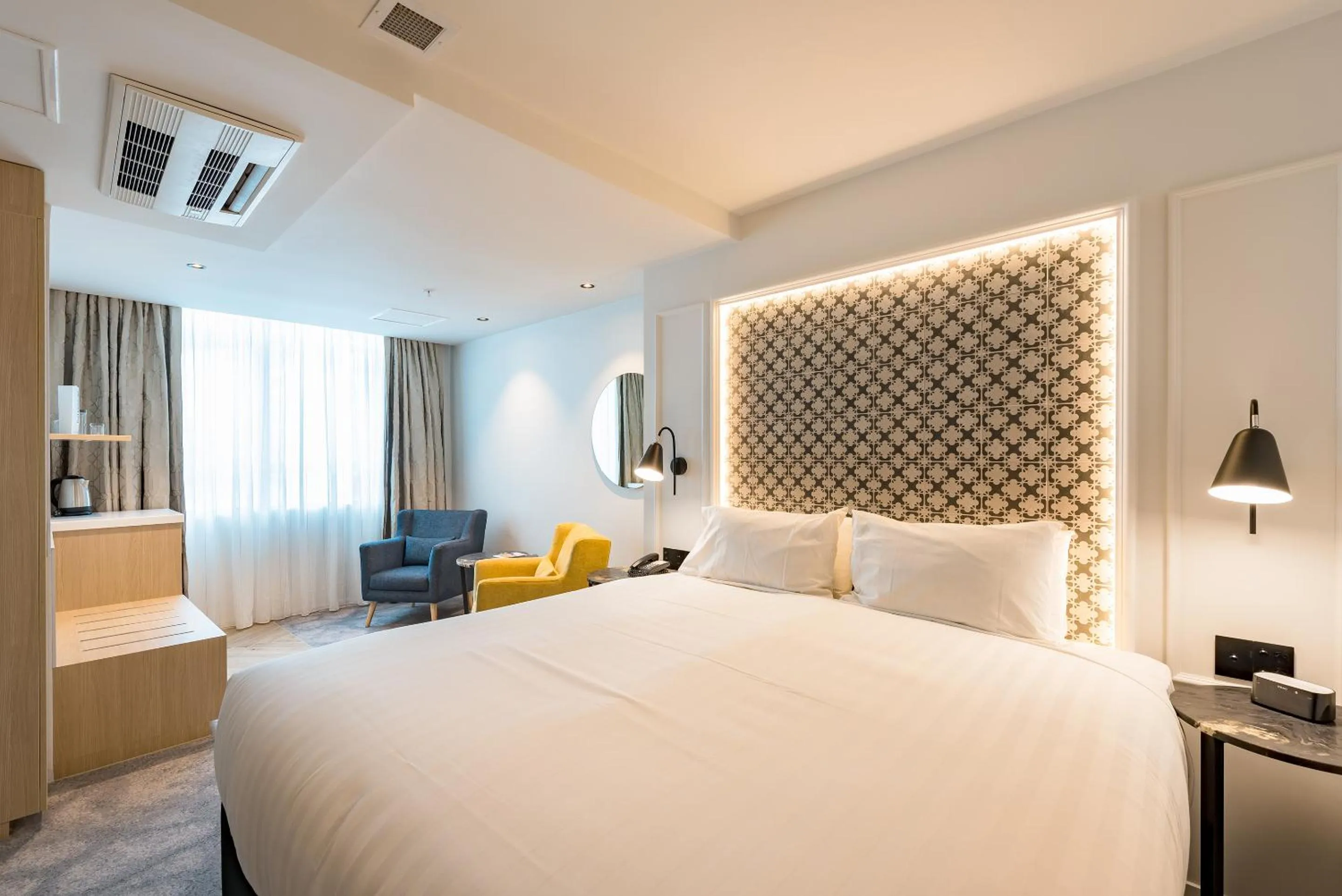 Bedroom, Bed in Legacy Airedale Hotel Auckland