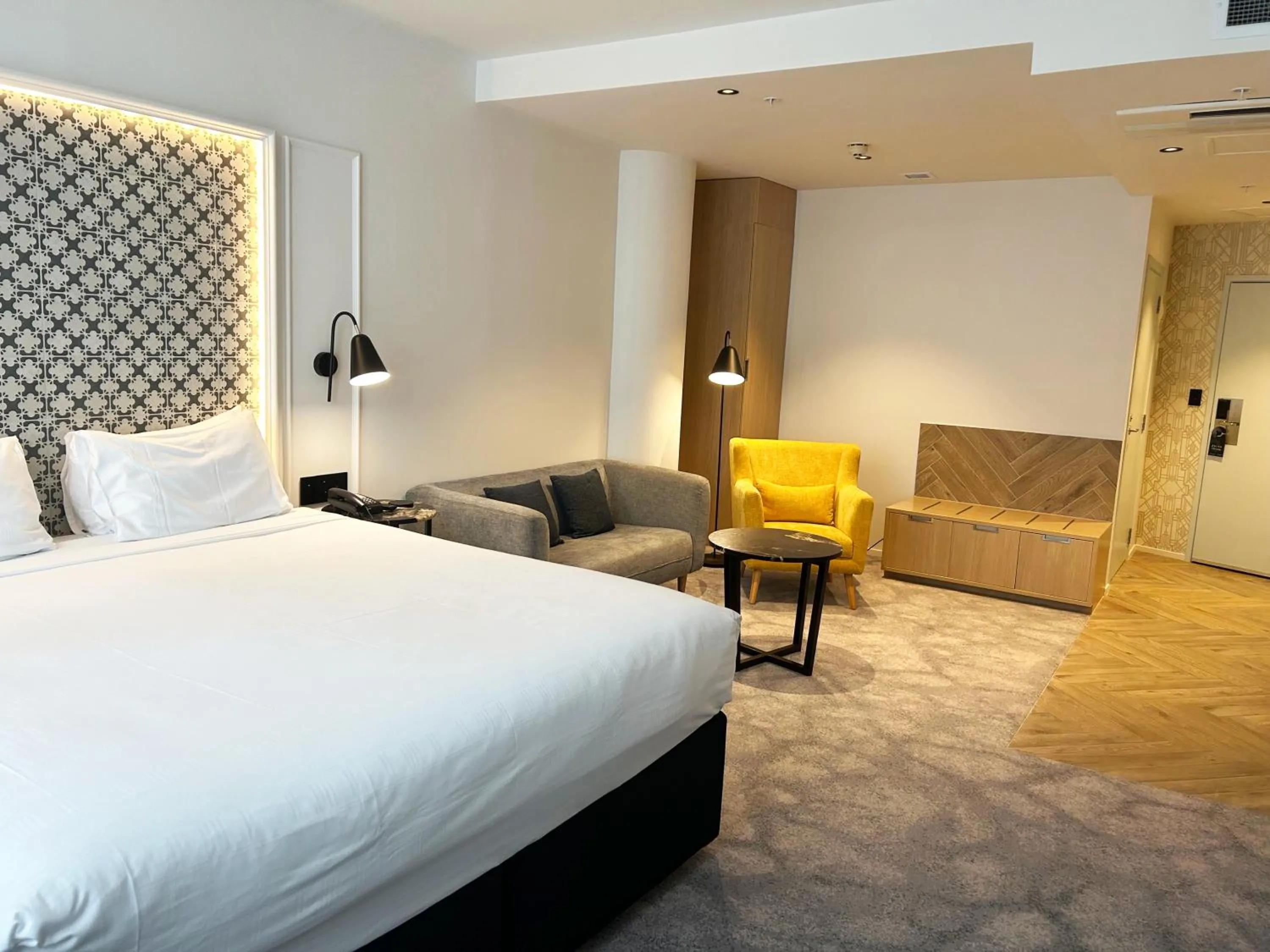 Bed in Legacy Airedale Hotel Auckland