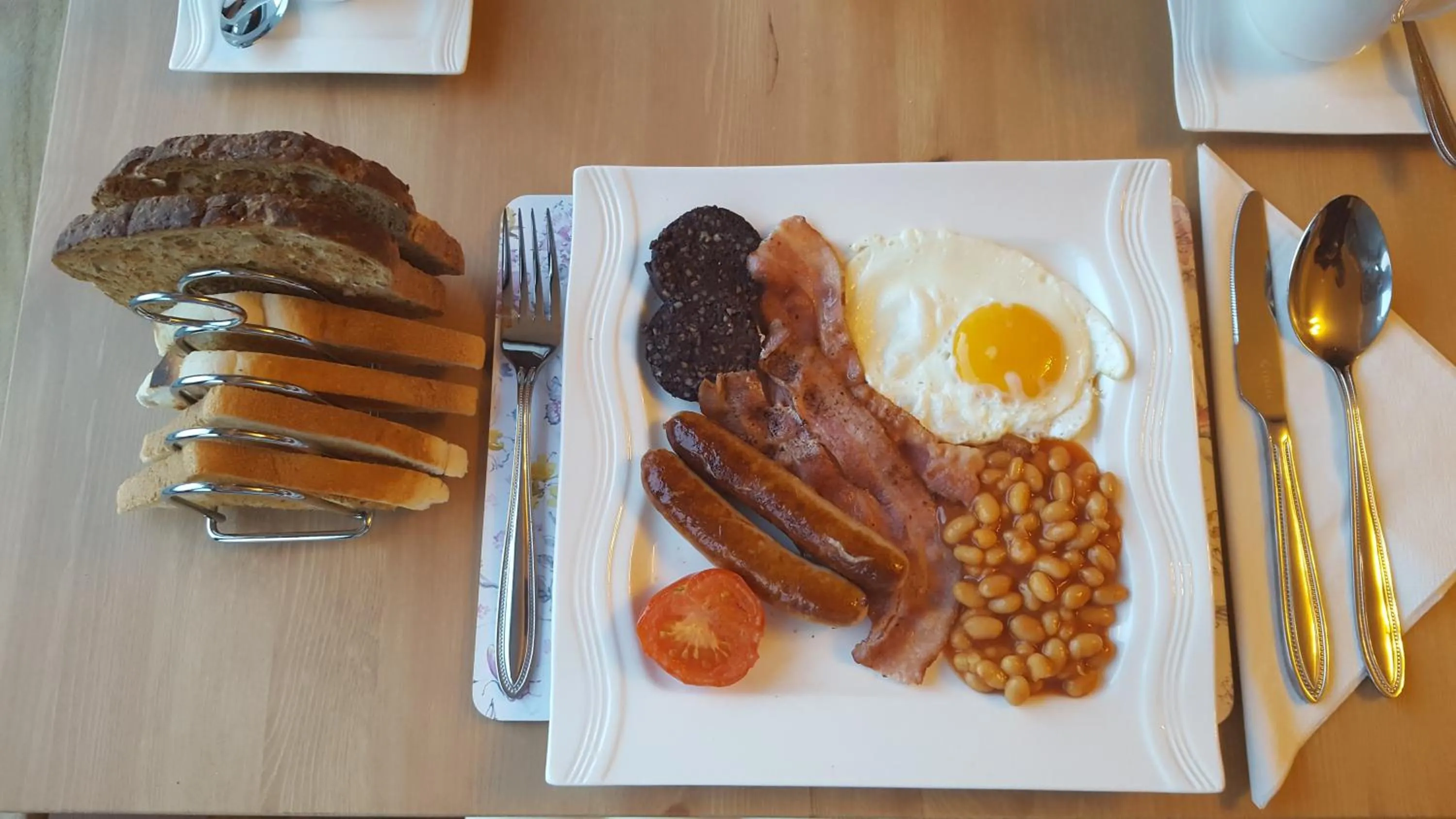 English/Irish breakfast in Leroy´s Lodge