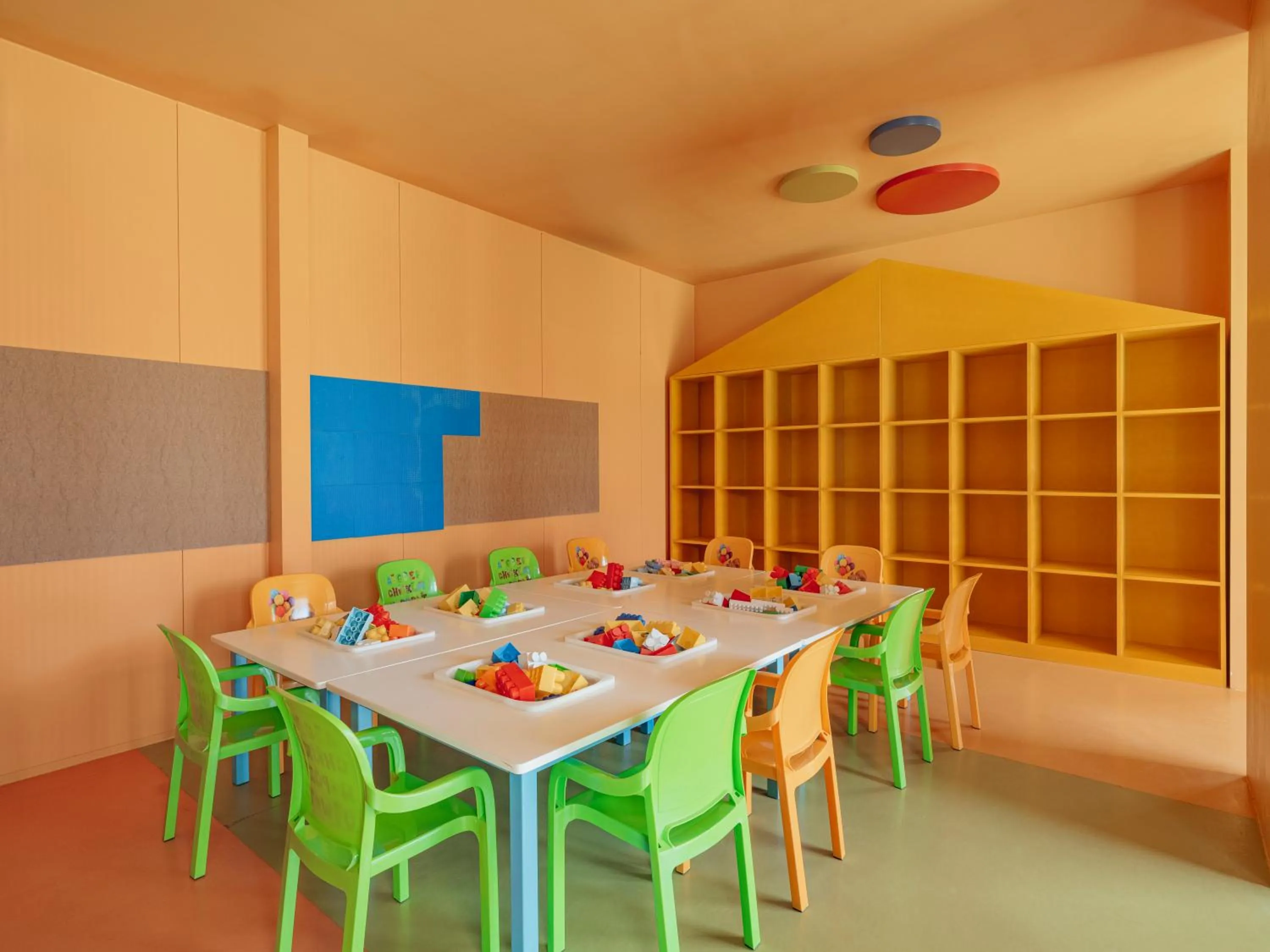 Children play ground in Selectum Family Comfort Side