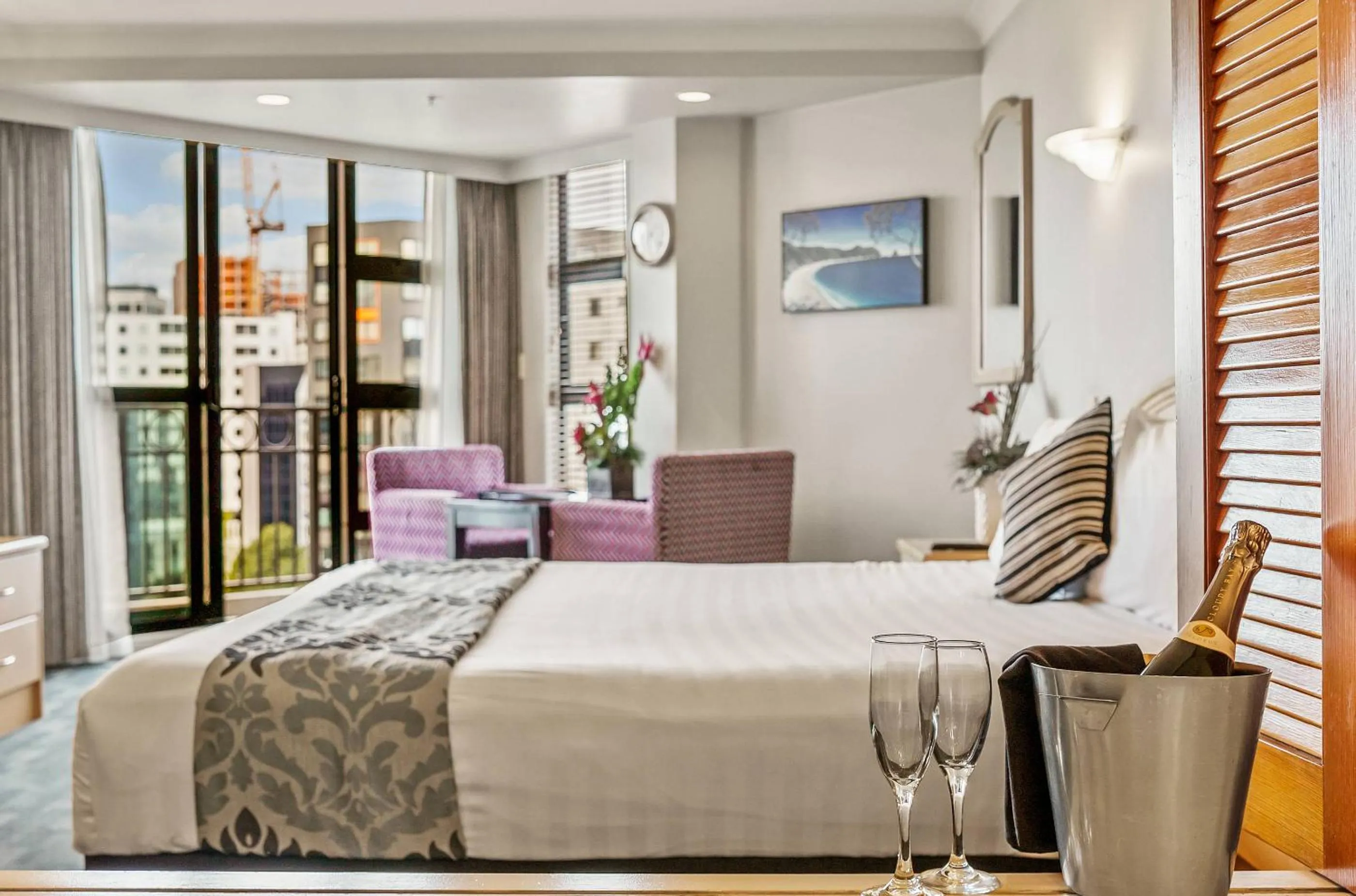 Decorative detail, Bed in Parkside Hotel & Apartments