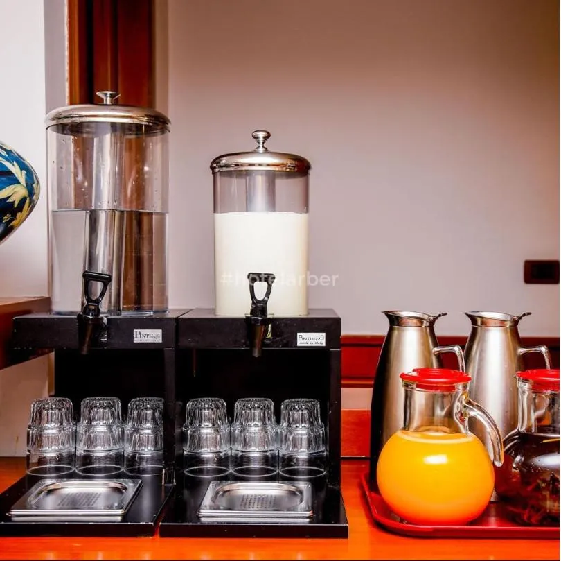 Coffee/tea facilities in Arber Hotel