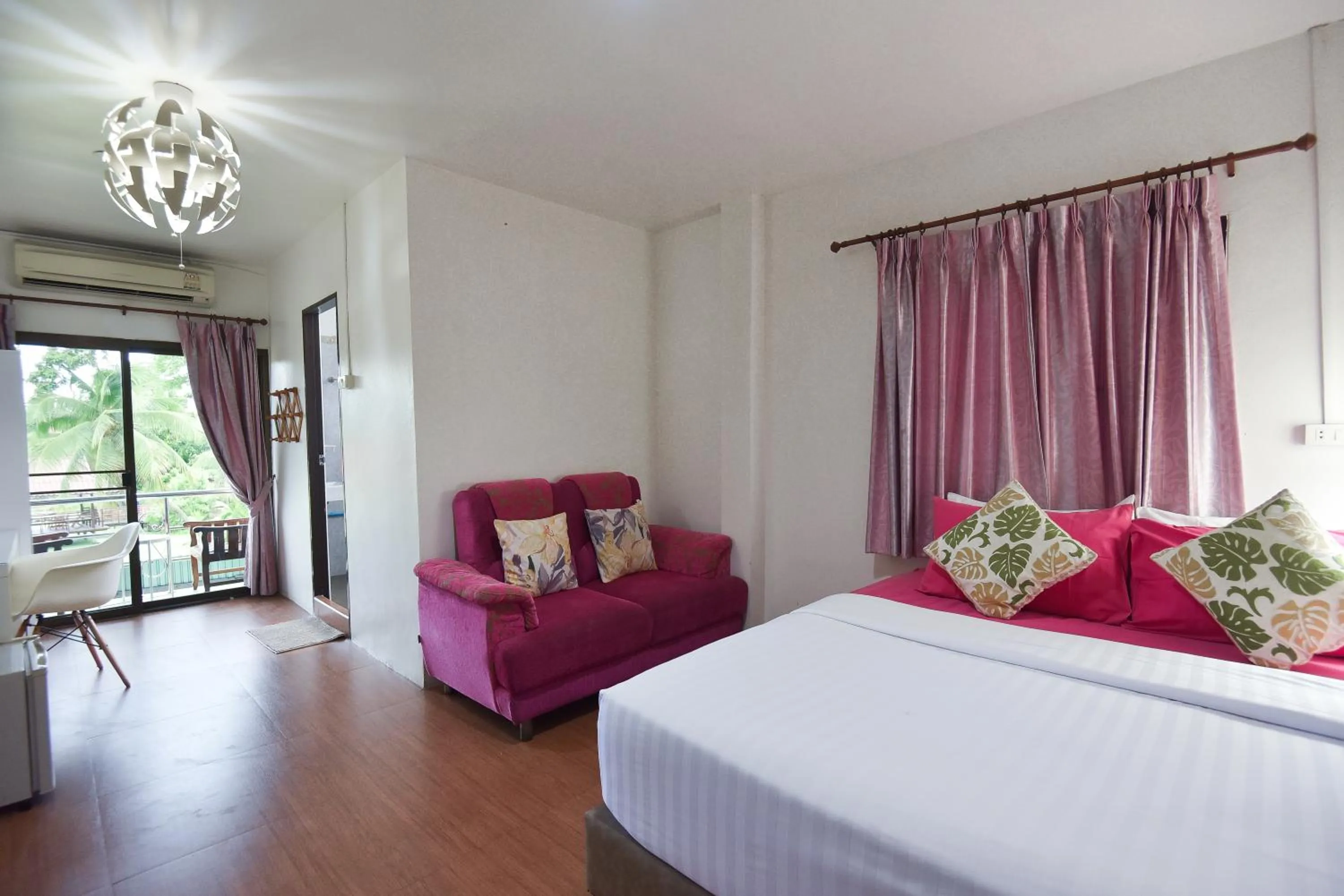 Photo of the whole room, Bed in P.U. Inn Resort