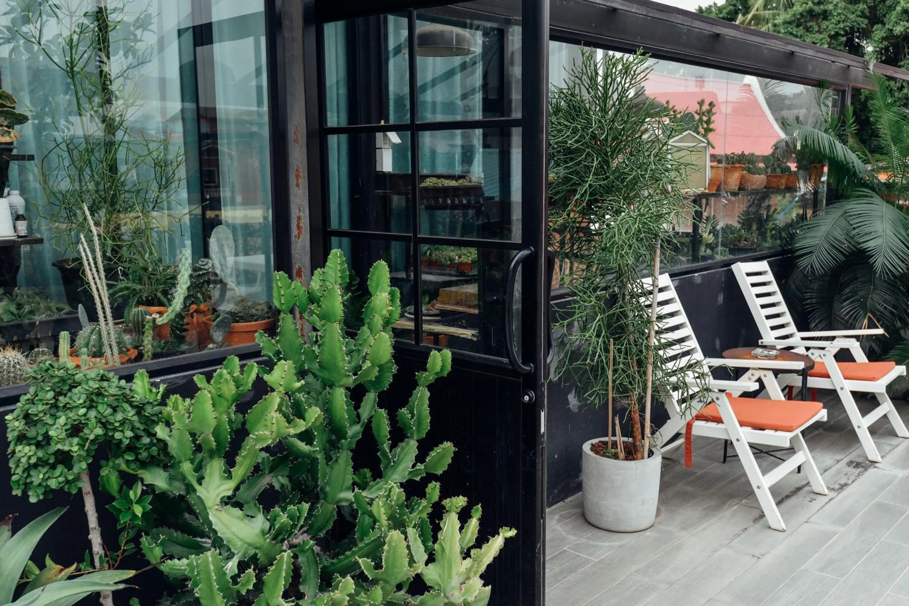 Patio in P.U. Inn Resort