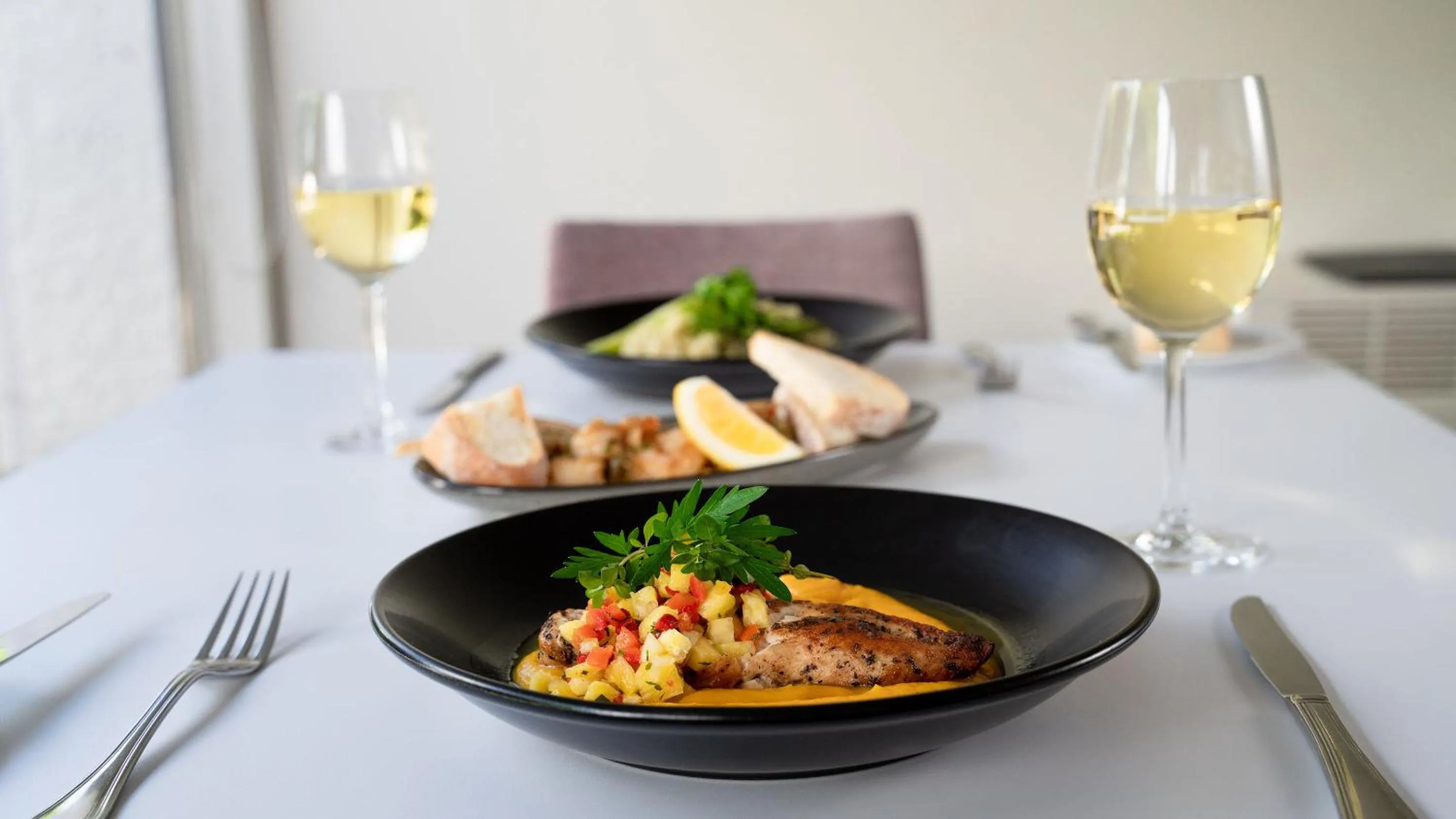 Food and drinks in Scenic Hotel Marlborough