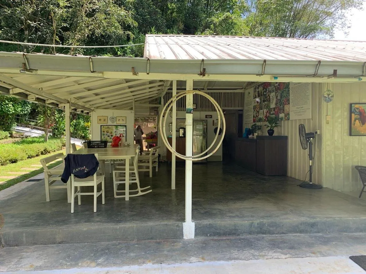 Kitchen or kitchenette in Moonriver Lodge