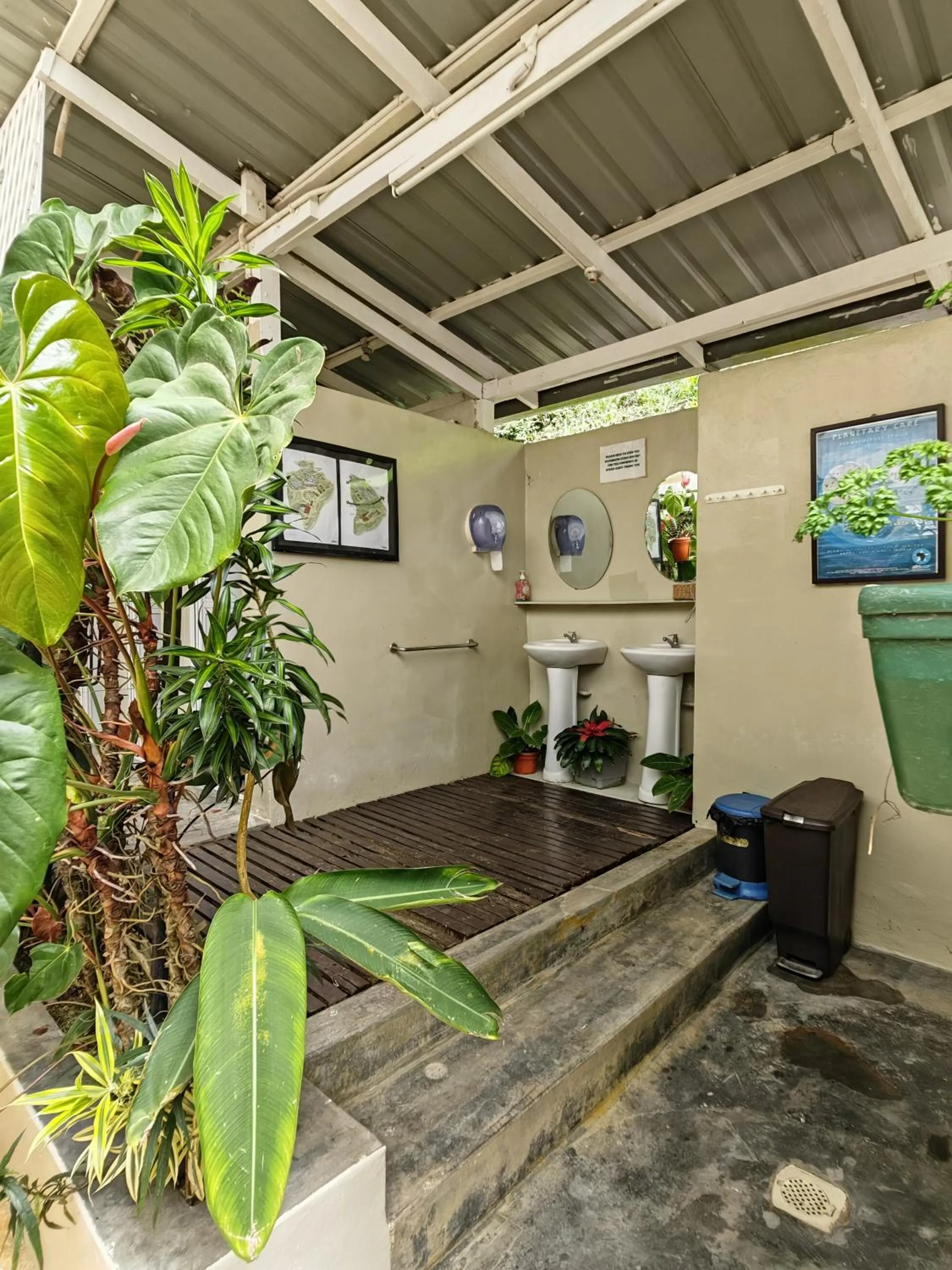 Toilet in Moonriver Lodge