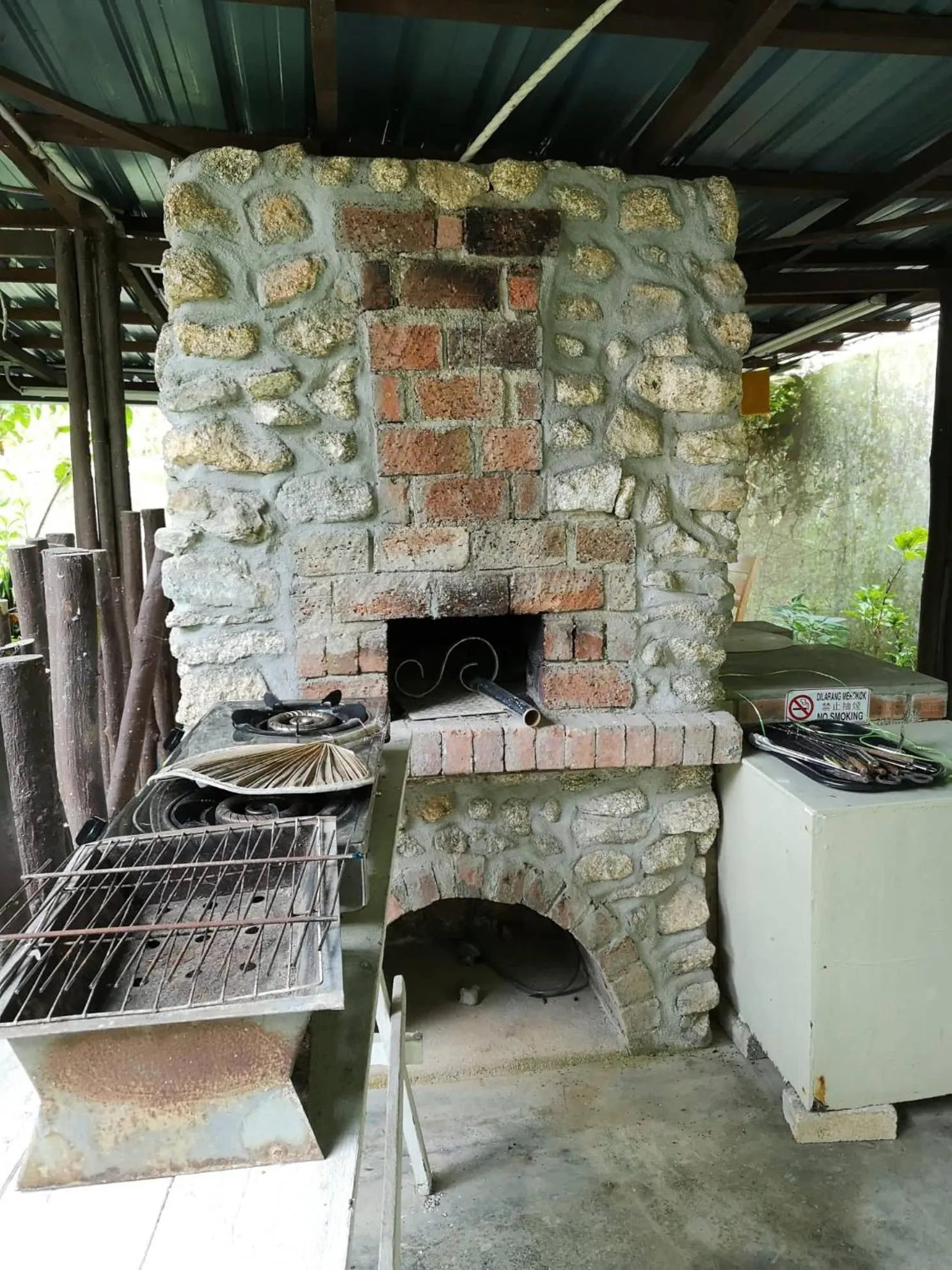 BBQ facilities in Moonriver Lodge
