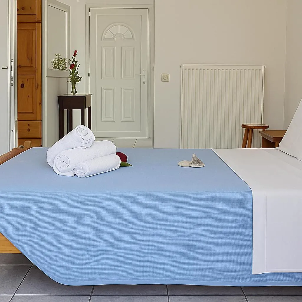 Photo of the whole room, Bed in Blue Lake Holiday Homes - Keri Summer Escape