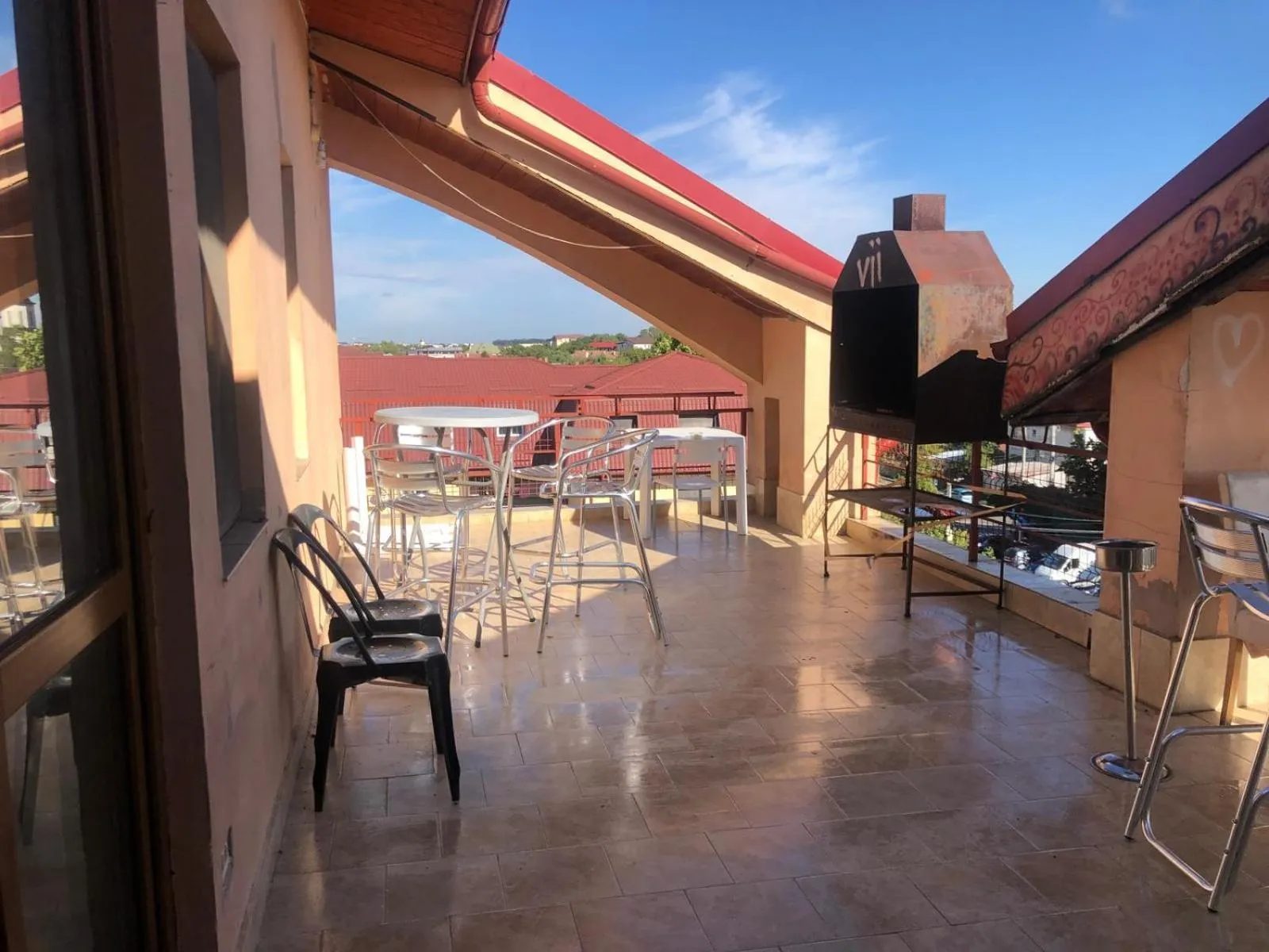 Restaurant/places to eat in Taxi Hostel