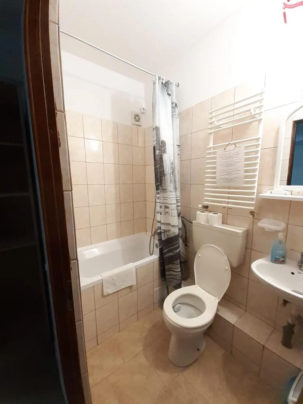 Bathroom in Taxi Hostel