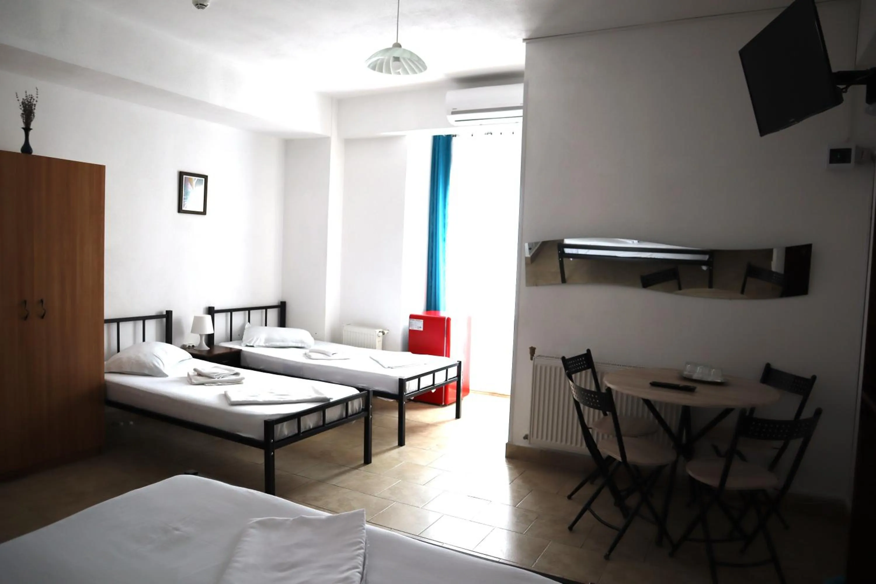 TV and multimedia, Bed in Taxi Hostel