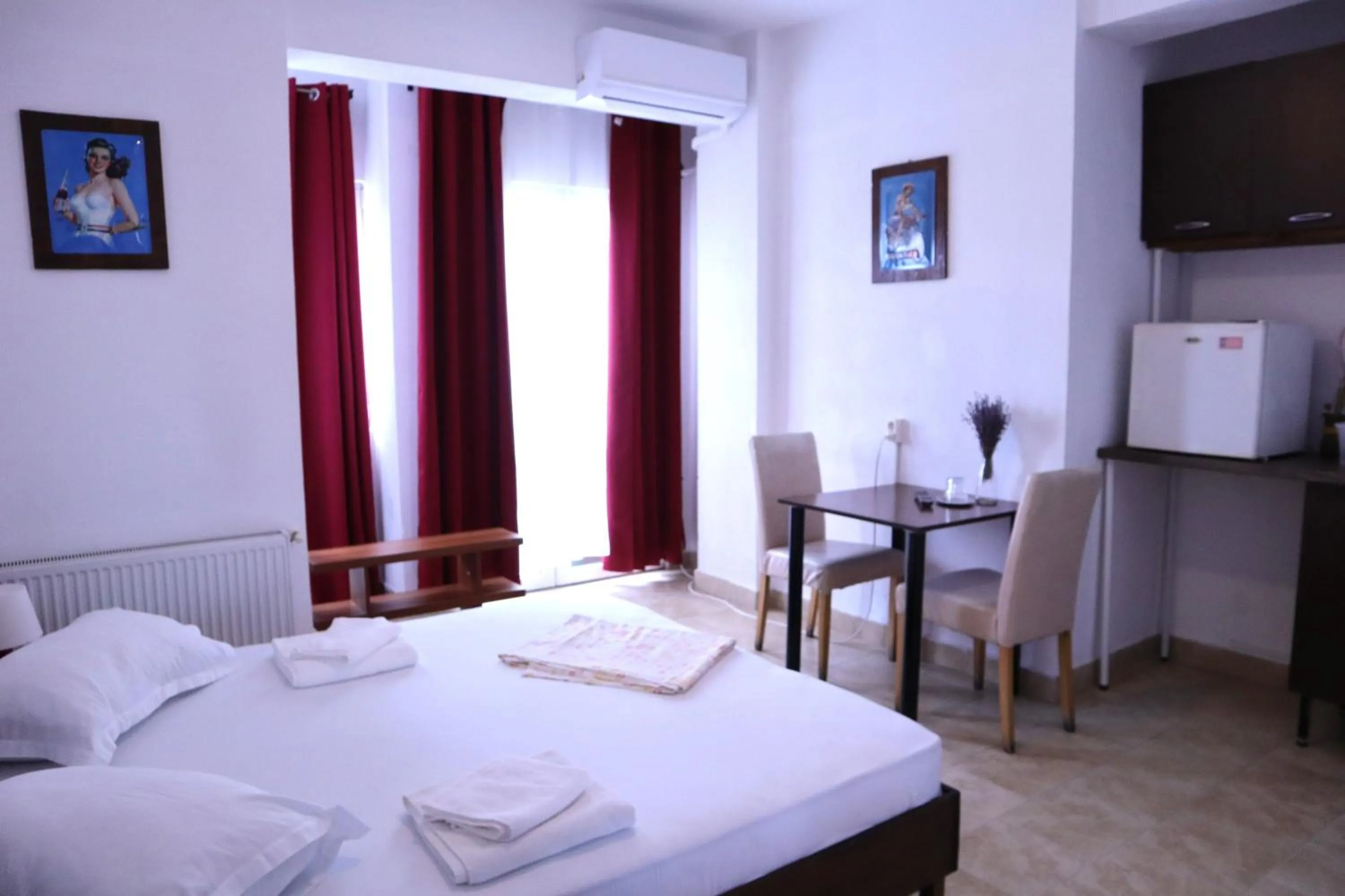 Photo of the whole room, Bed in Taxi Hostel