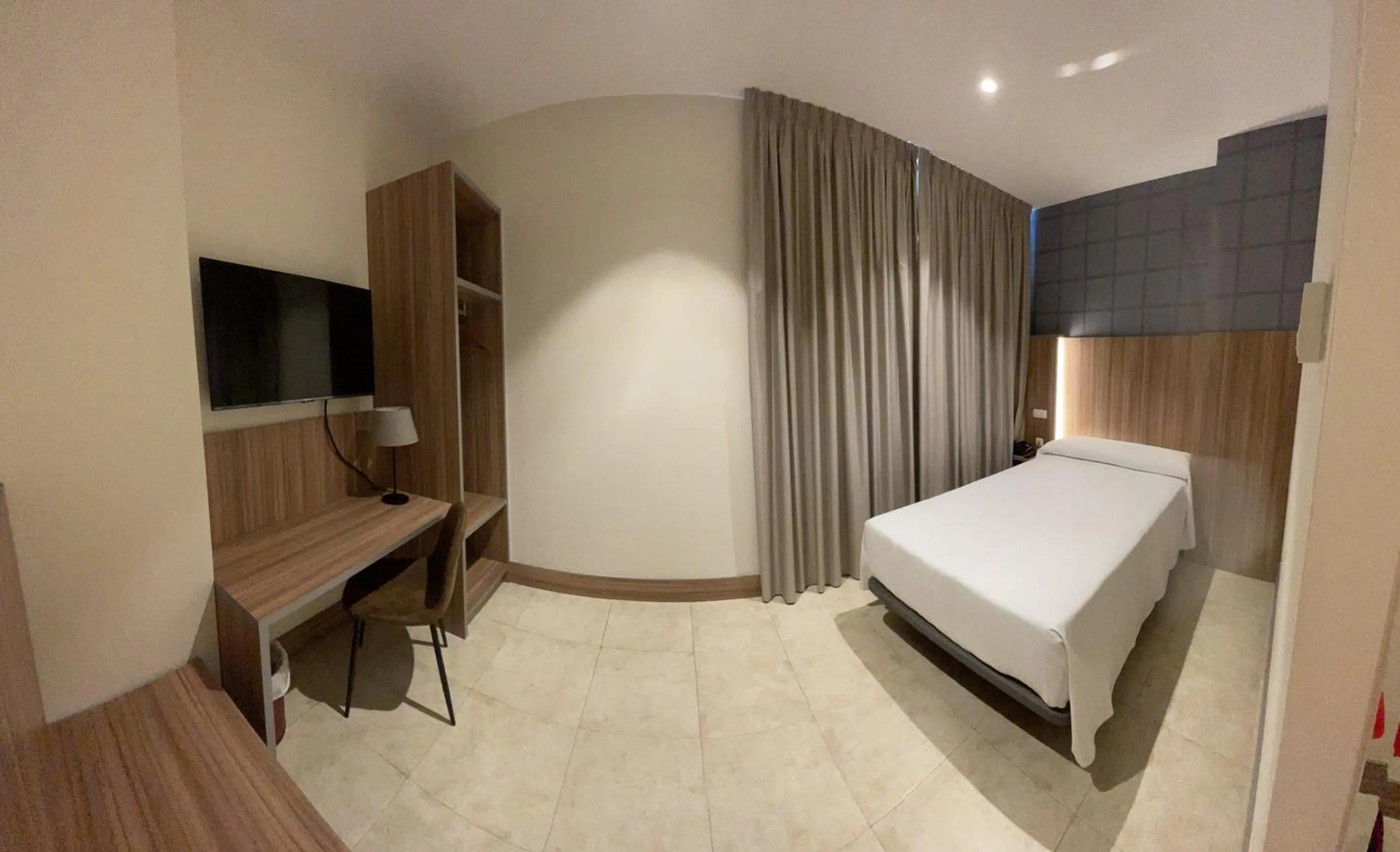 Photo of the whole room, Bed in Hotel Camino Real