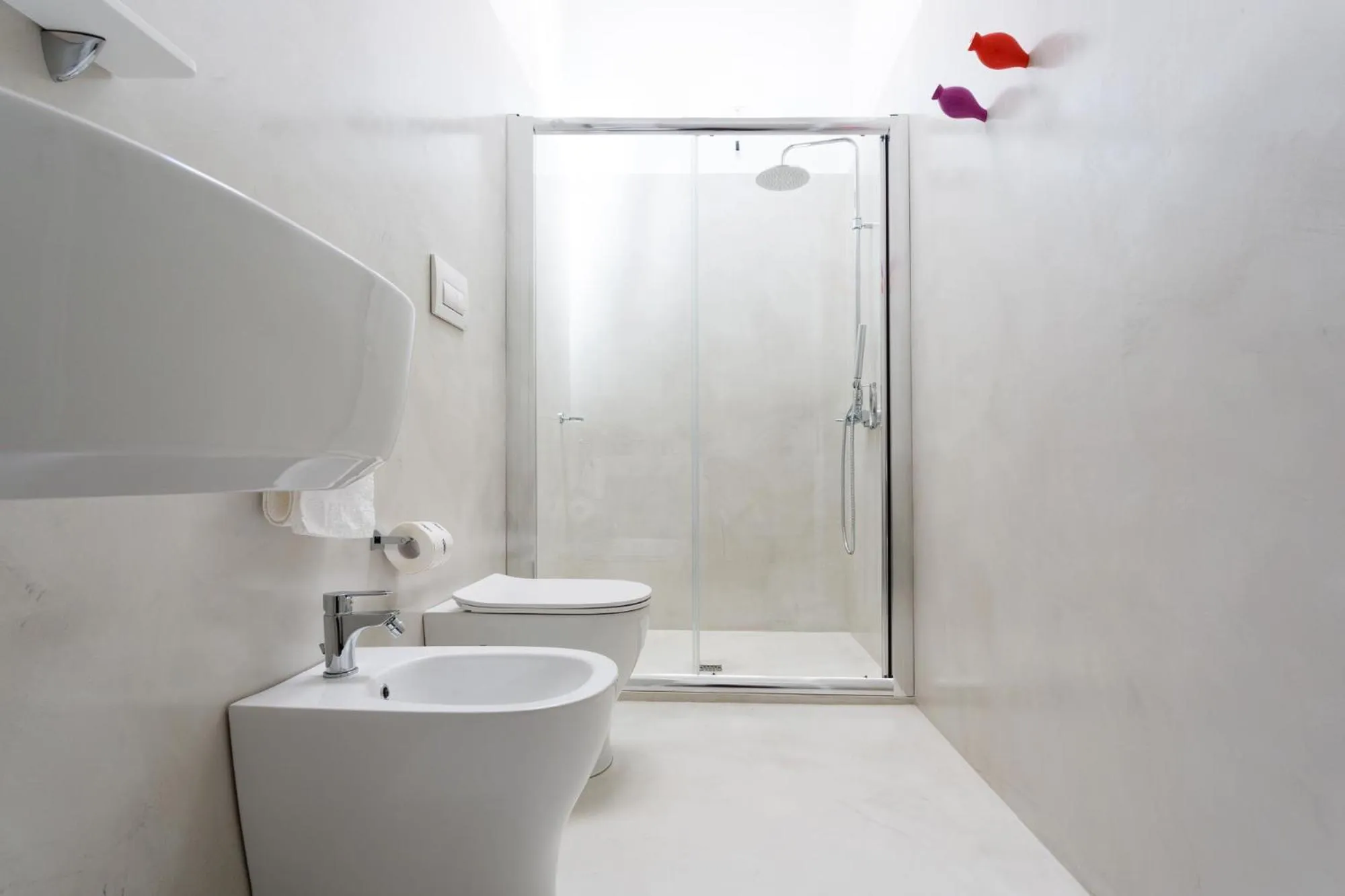 Shower, Bathroom in L'Uomo e il Mare