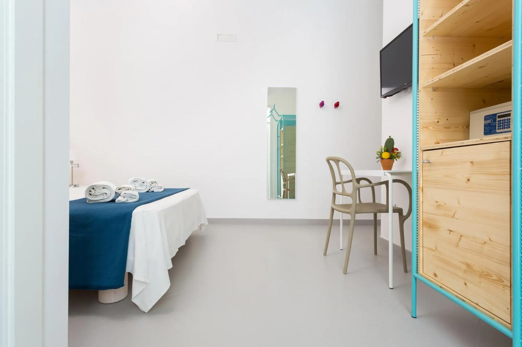 Photo of the whole room in L'Uomo e il Mare