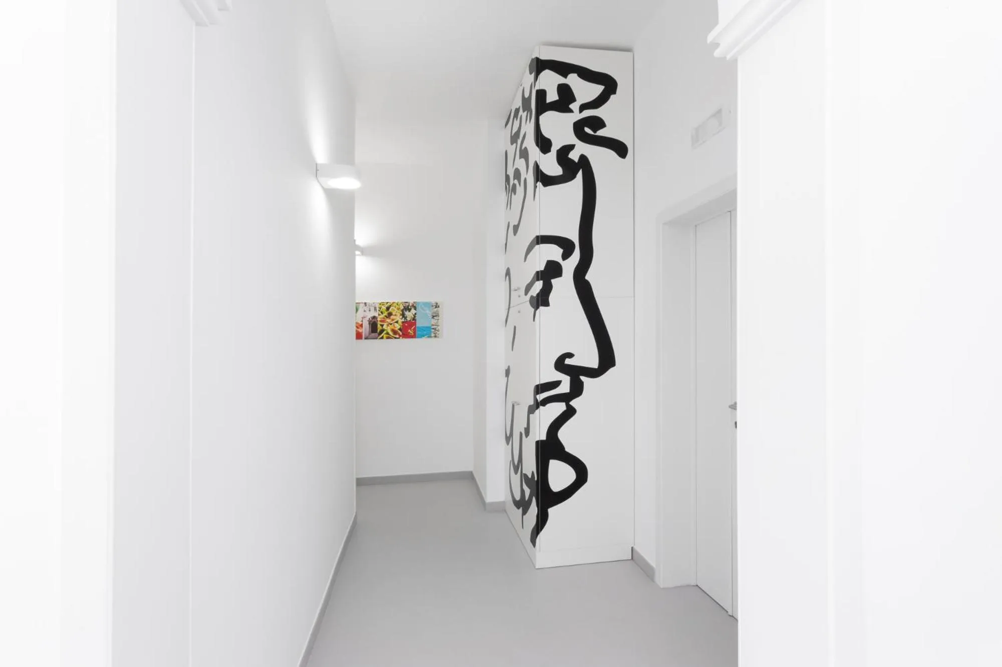 Decorative detail in L'Uomo e il Mare