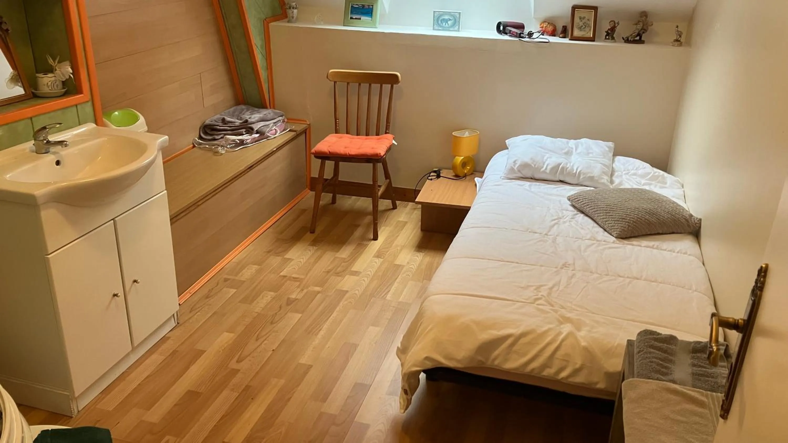 Bedroom in Caux-Breizh