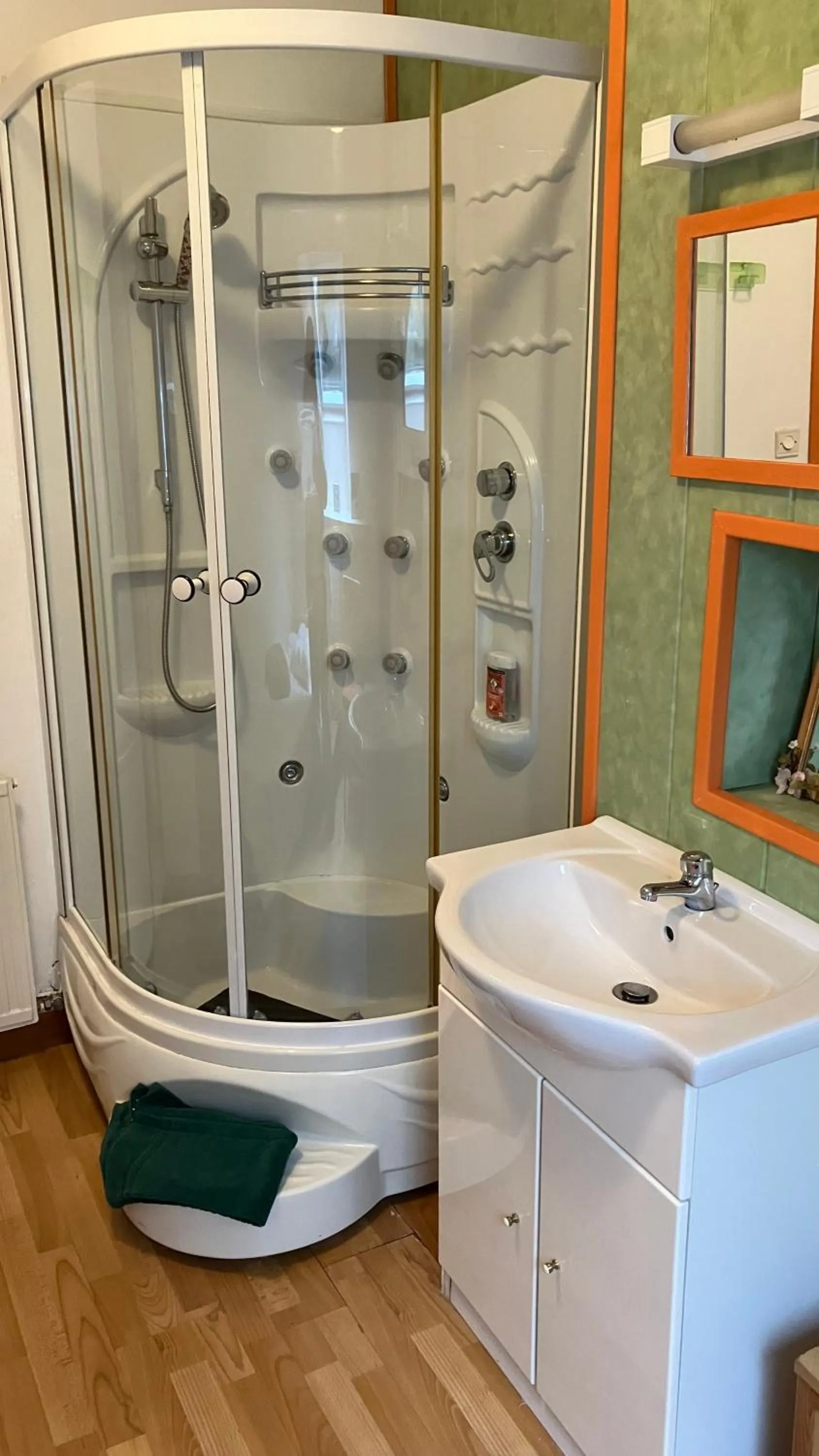 Shower in Caux-Breizh