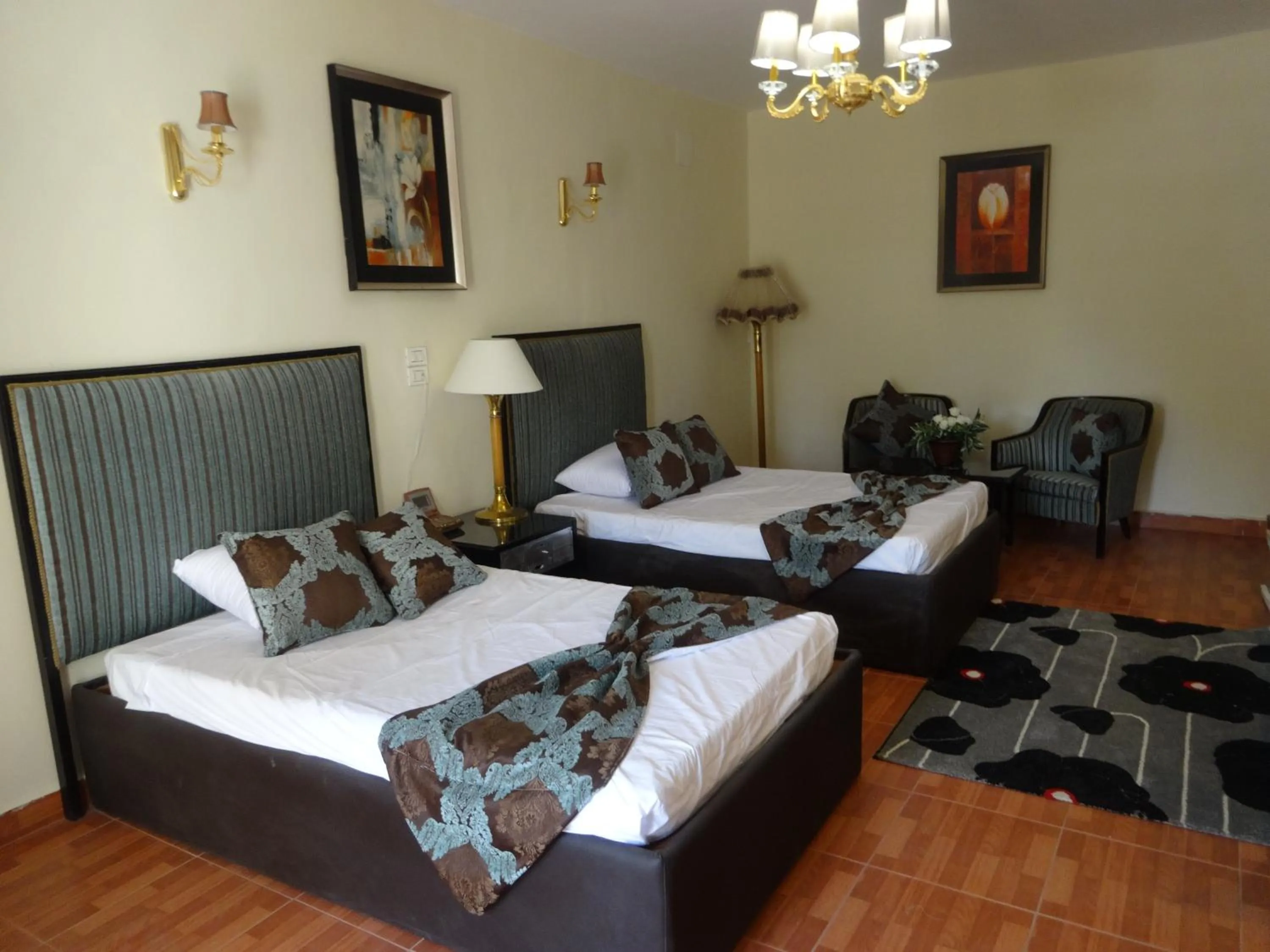 Photo of the whole room, Bed in Indiana Hotel