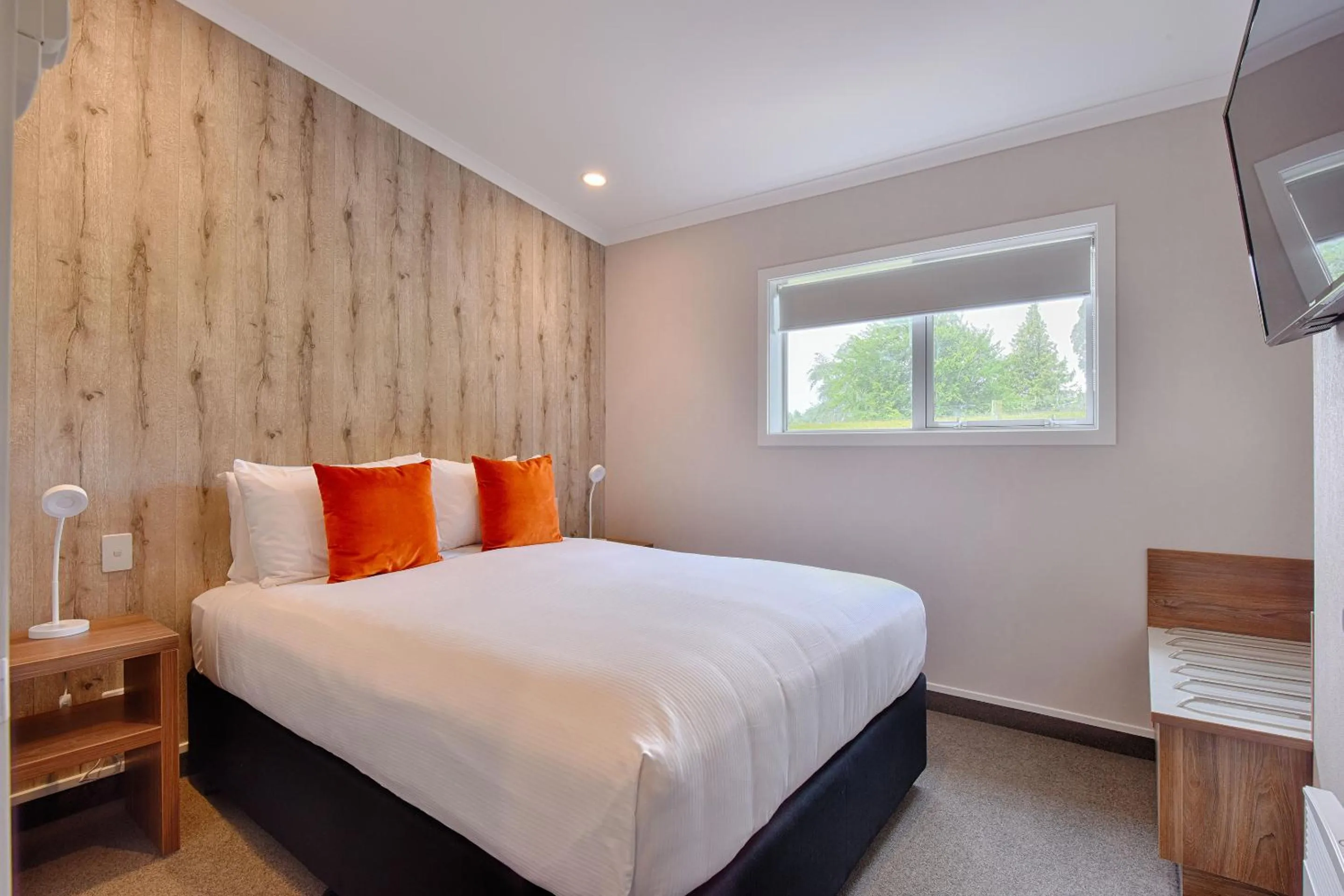 Bedroom, Bed in Croydon Lodge