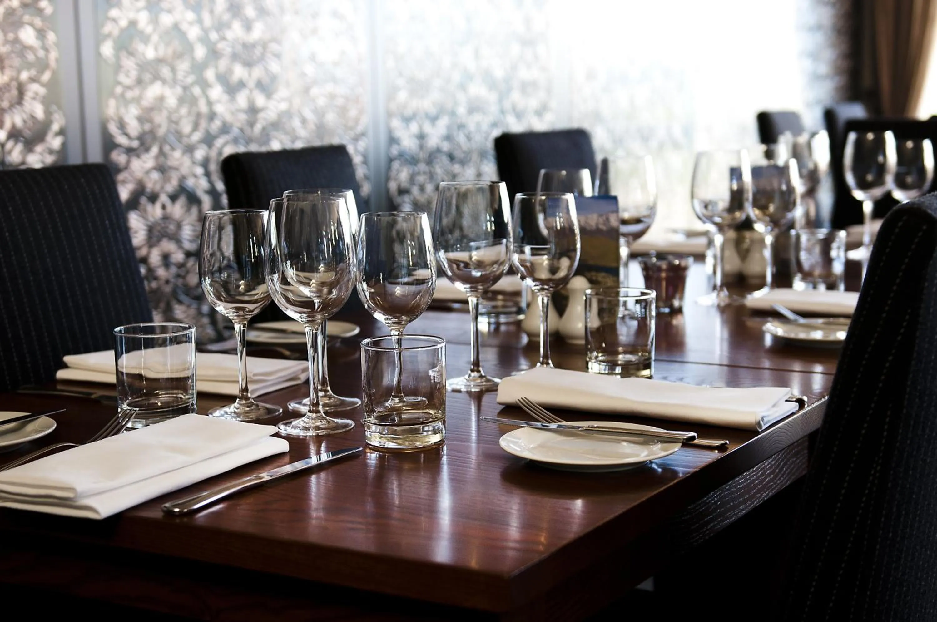 Restaurant/places to eat in Croydon Lodge