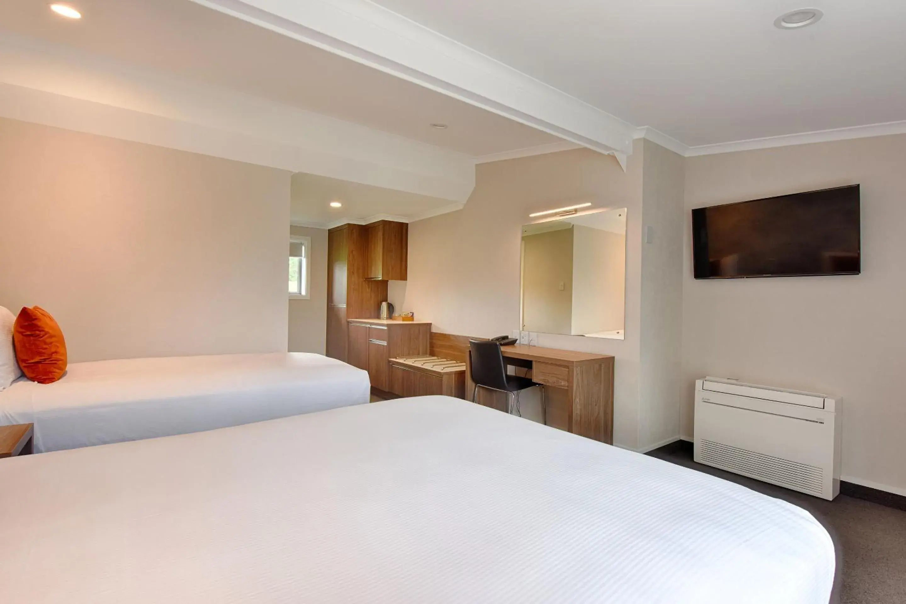 Standard Double or Twin Room in Croydon Lodge Standard Double or Twin Room in Croydon Lodge