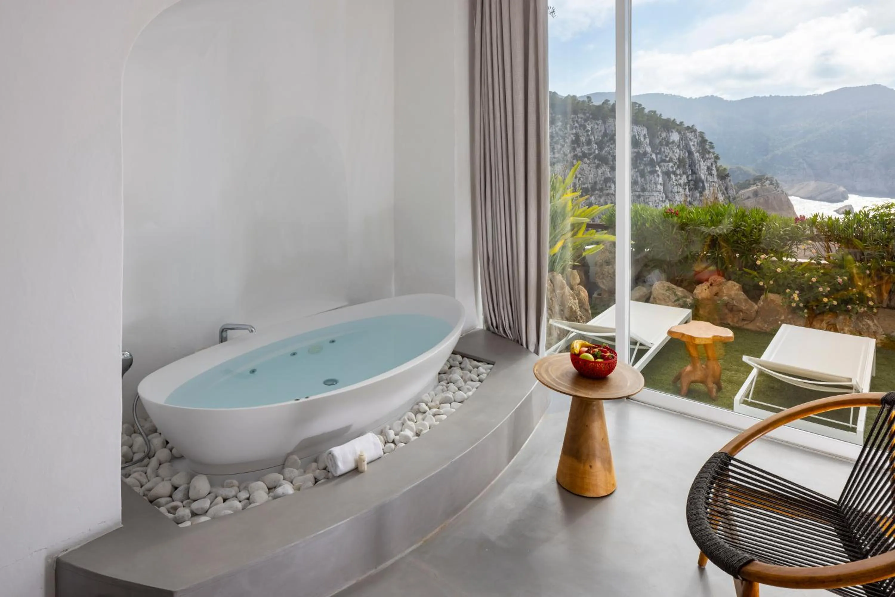 Hot Tub in Hacienda Na Xamena, Ibiza