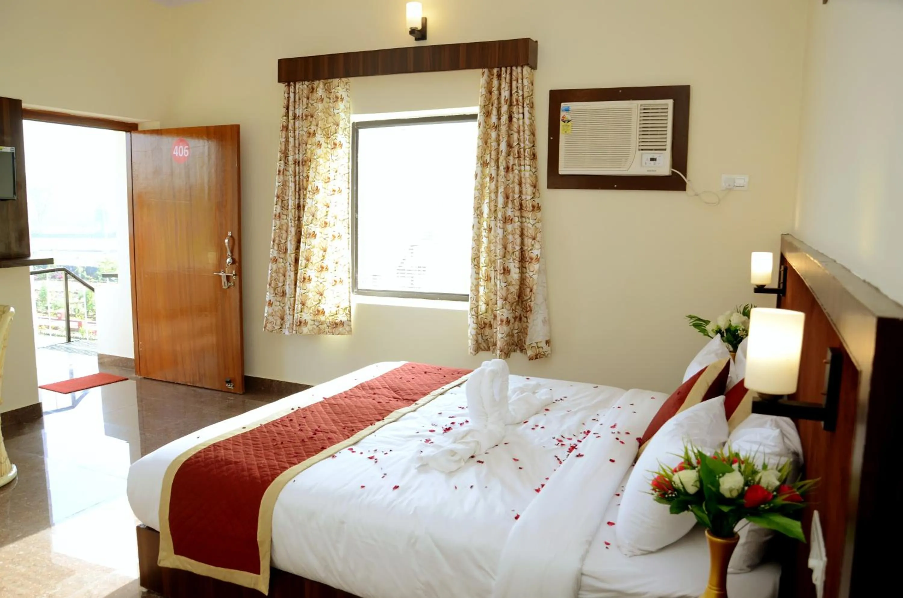 Restaurant/places to eat, Bed in Motibagh Resort
