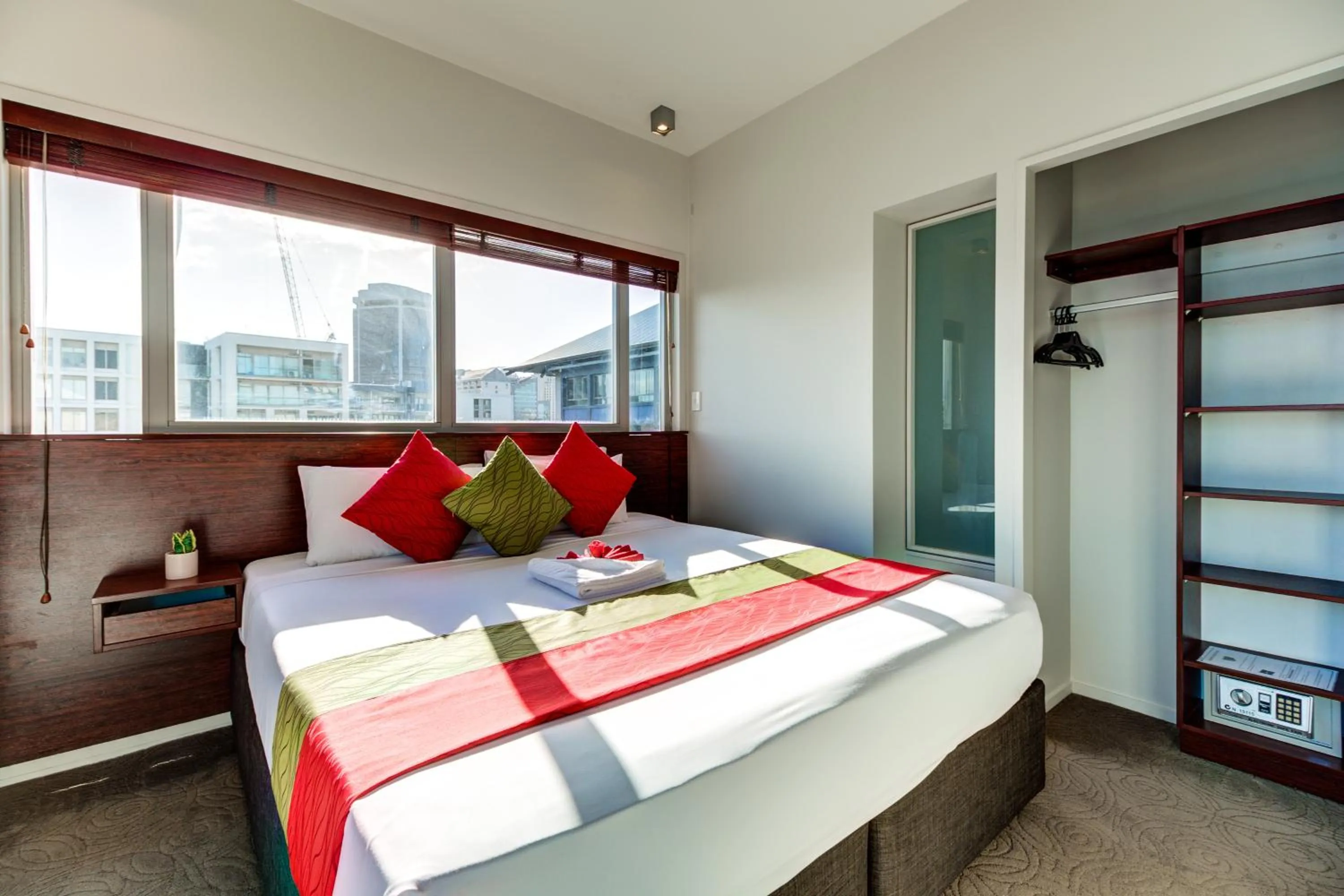 Bedroom, Bed in VR Auckland City