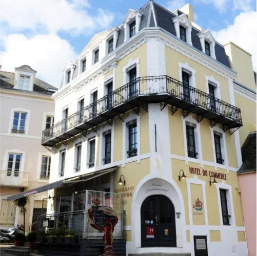 Property building in Hôtel Restaurant Corto Maltese