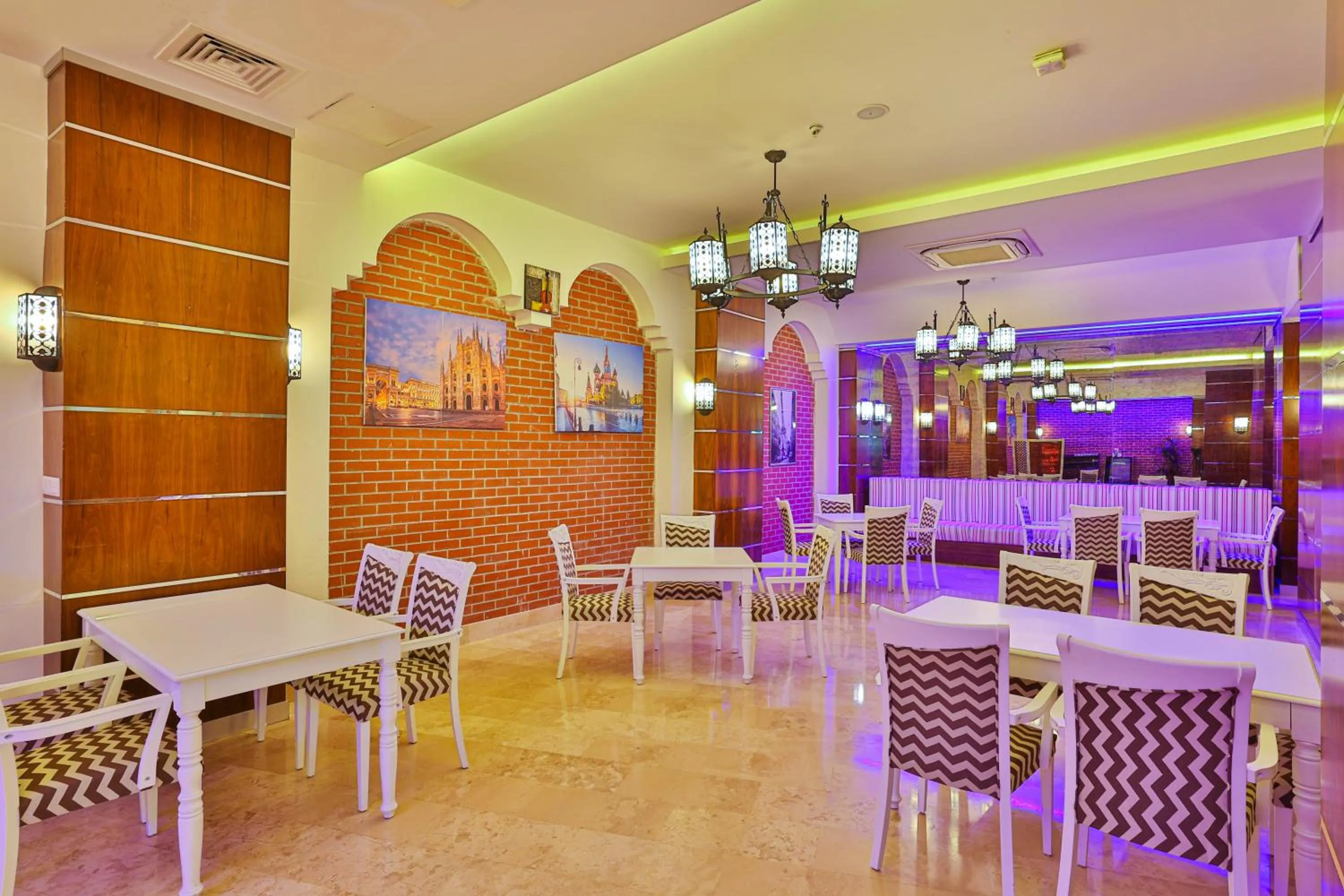 Restaurant/places to eat in Crystal Sunset Pearl Collection - Ultimate All Inclusive