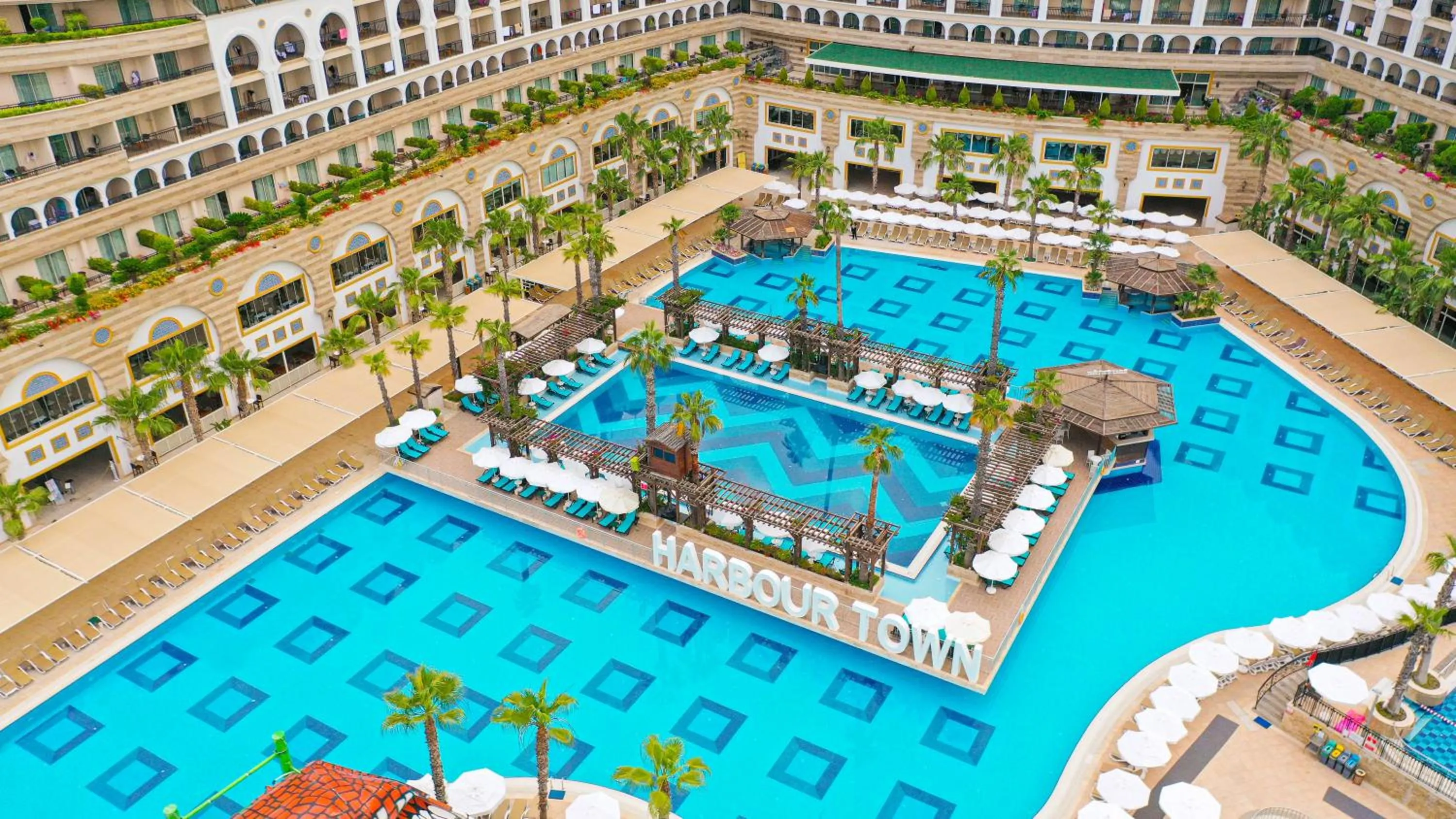 Swimming pool in Crystal Sunset Pearl Collection - Ultimate All Inclusive