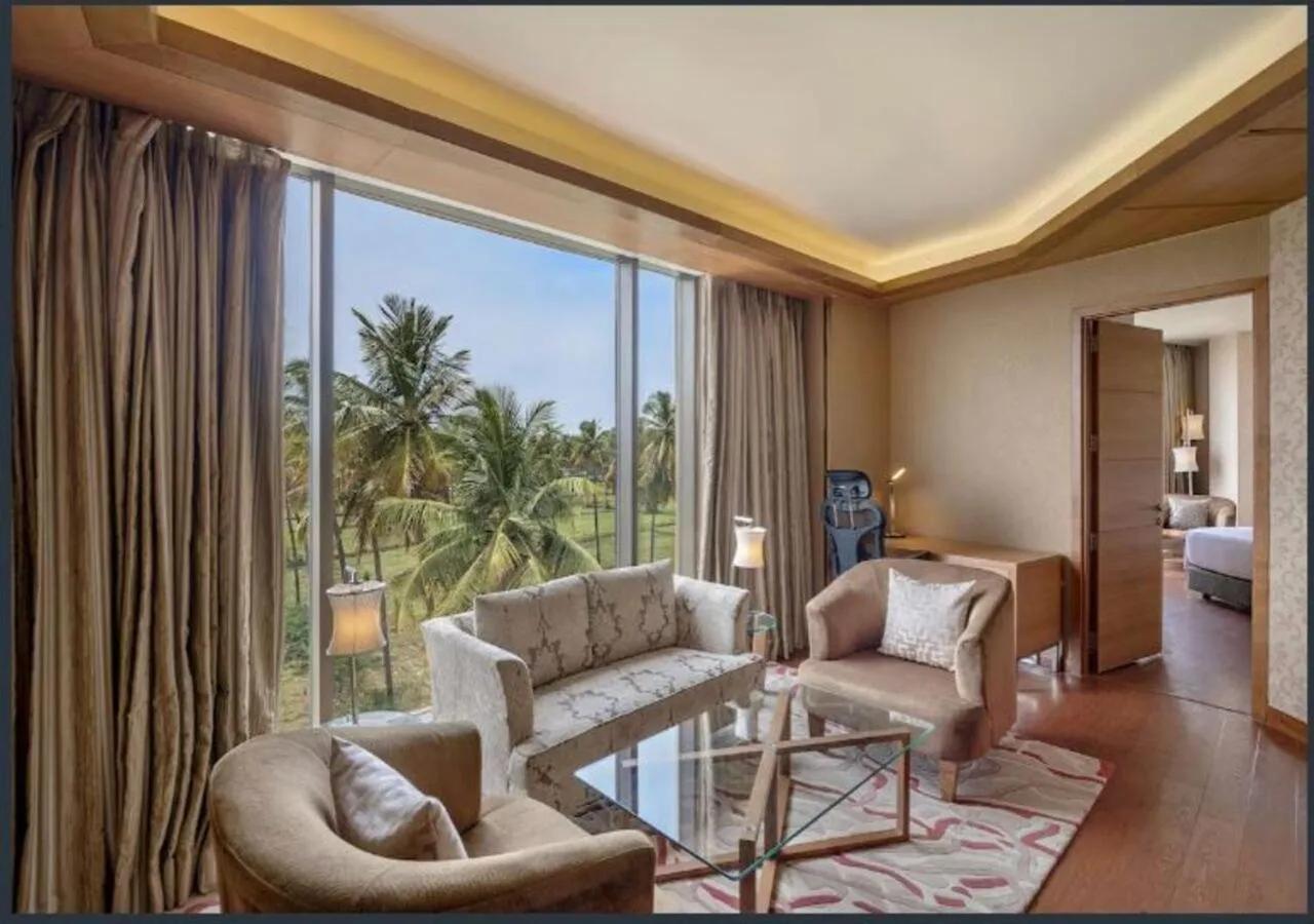 Living room in Radisson Salem