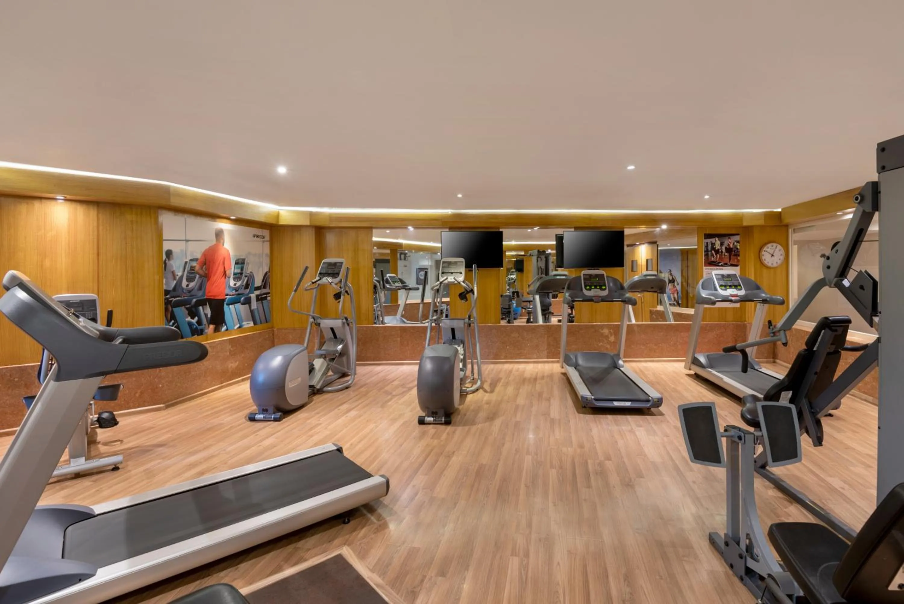 Fitness centre/facilities in Radisson Salem