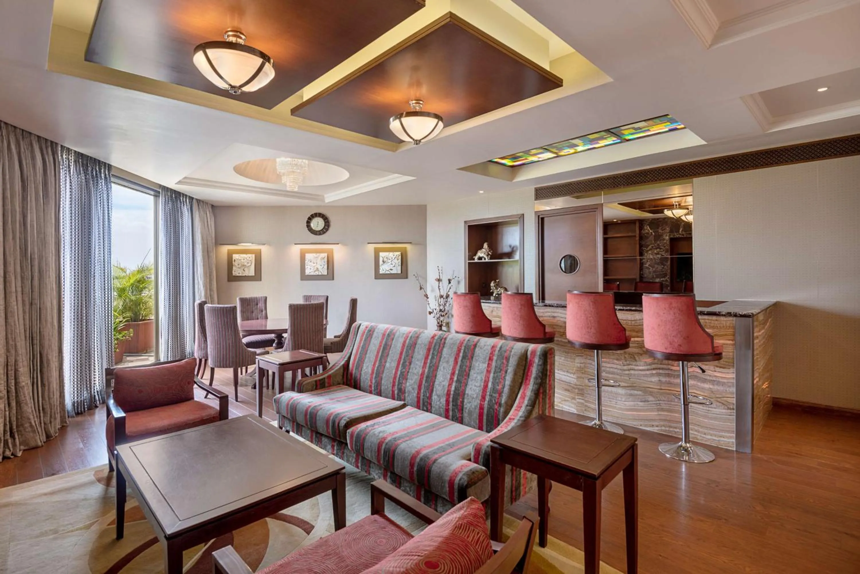 Photo of the whole room in Radisson Salem